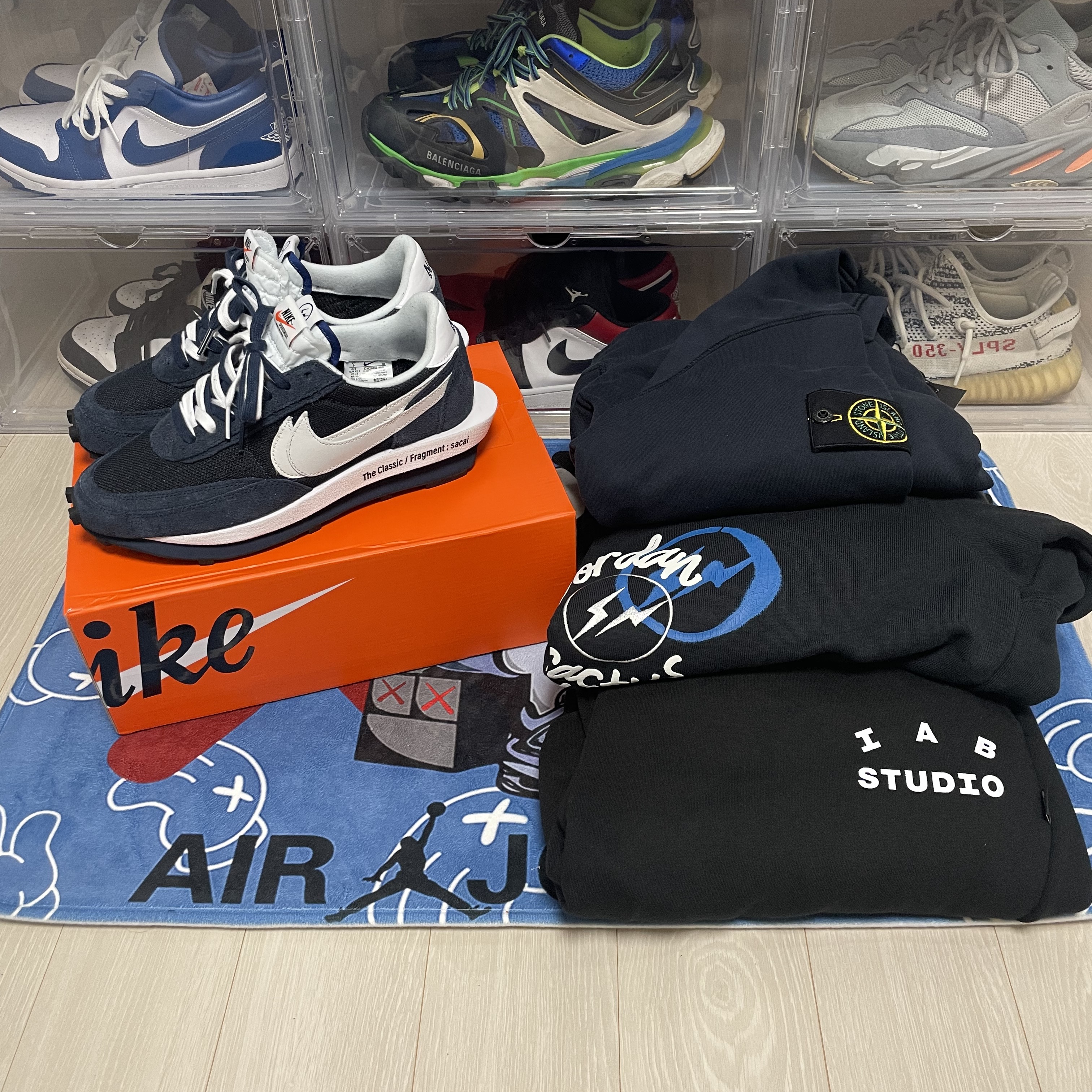 Nike x Sacai x Fragment LDWaffle Blackened Blue, Stone Island 63051 Crewneck Sweatshirt Navy Blue - 22SS 착용 스타일