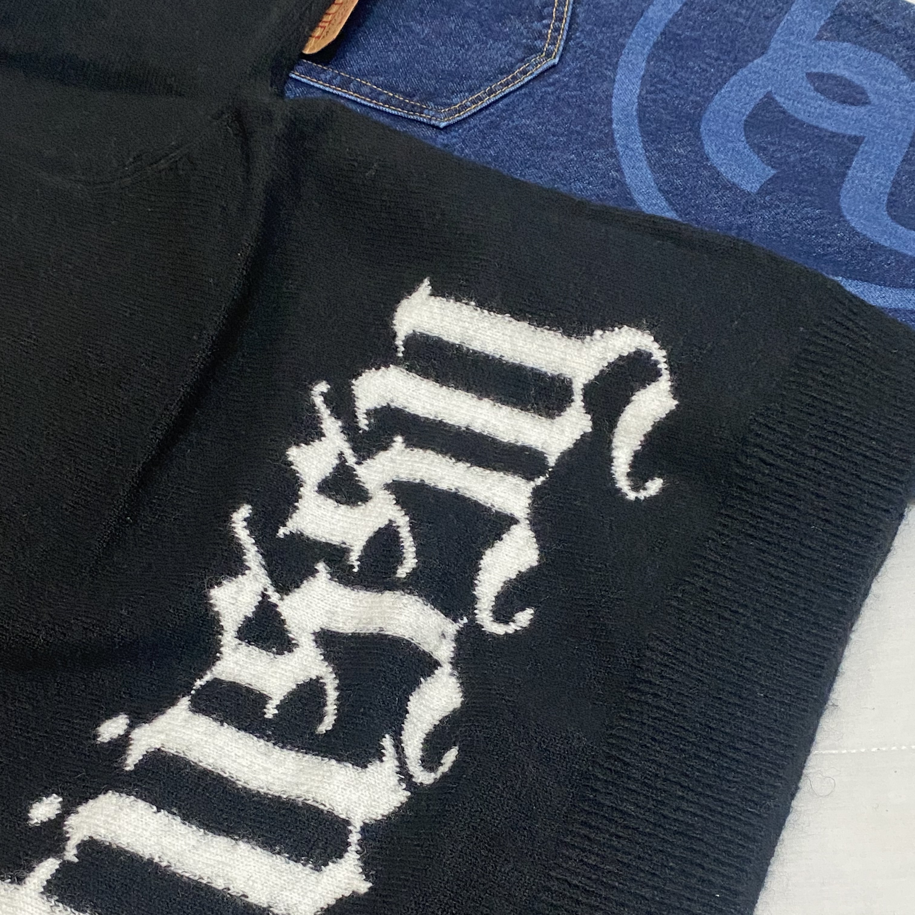 Stussy SS Link Big OL' Jean One Wash, Stussy Gothic Sweater Black 착용 스타일