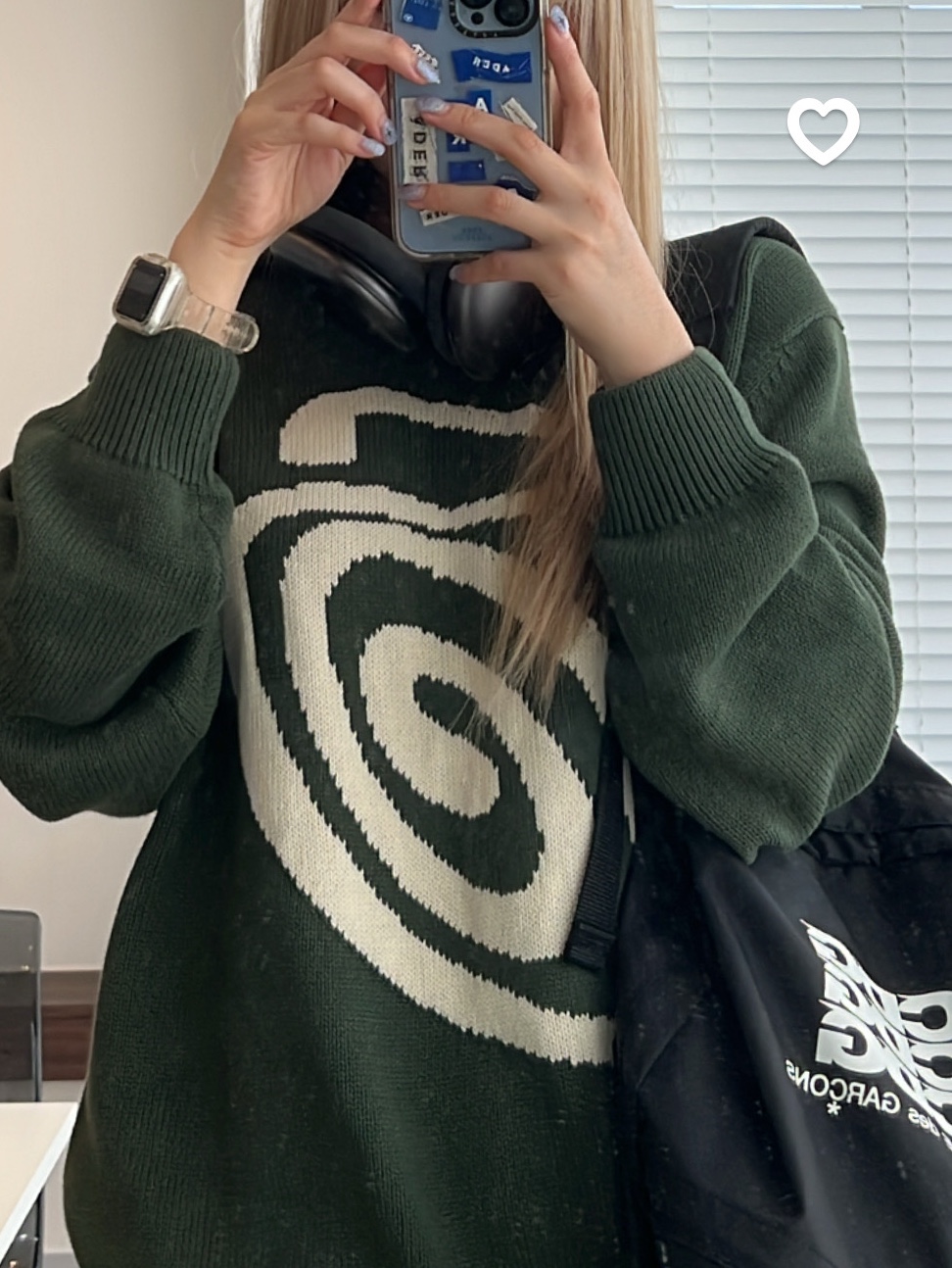 Stussy Curly S Sweater Green, CDG Backpack Black 착용 스타일