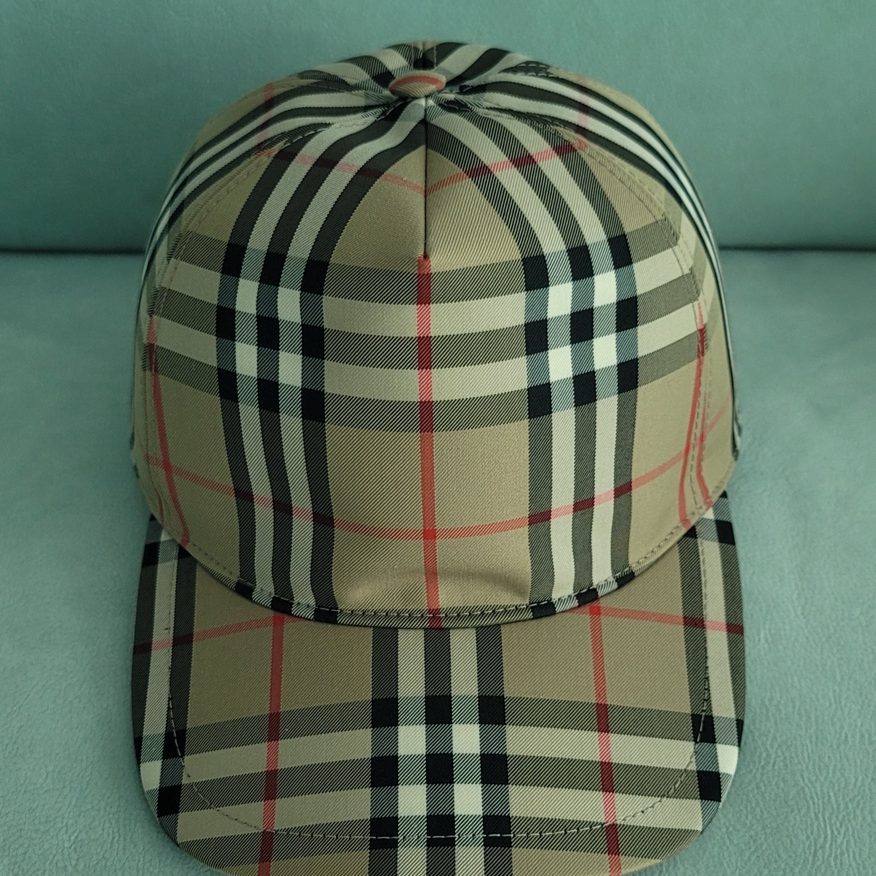(W) Burberry Logo Applique Vintage Check Cap Archive Beige 착용 스타일 - 1