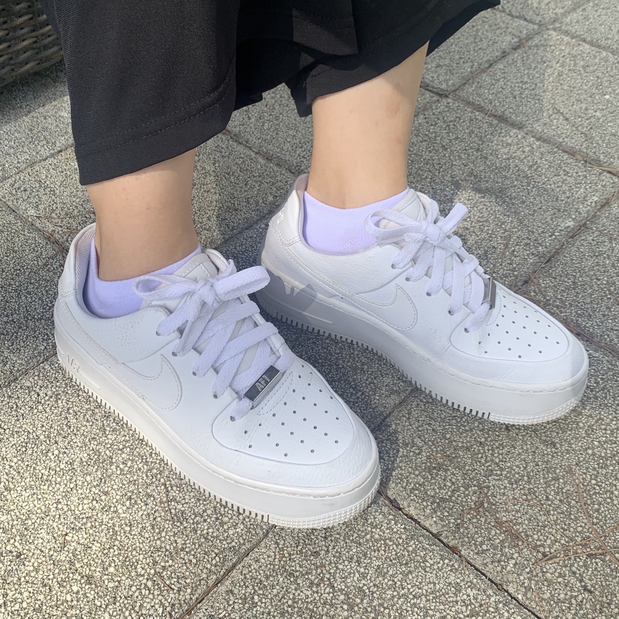 (W) Nike Air Force 1 Sage Low Triple White 착용 스타일
