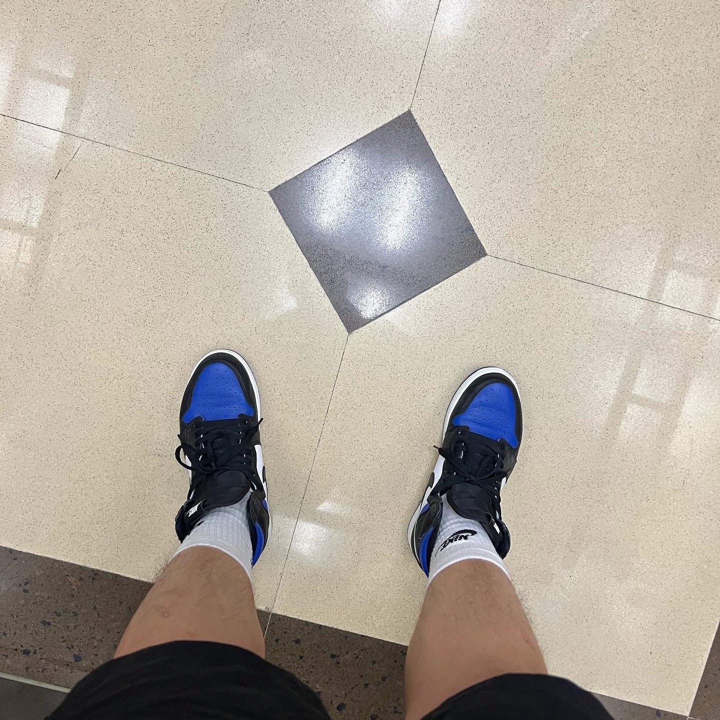 Jordan 1 Retro High OG Royal Toe 착용 스타일 - 2