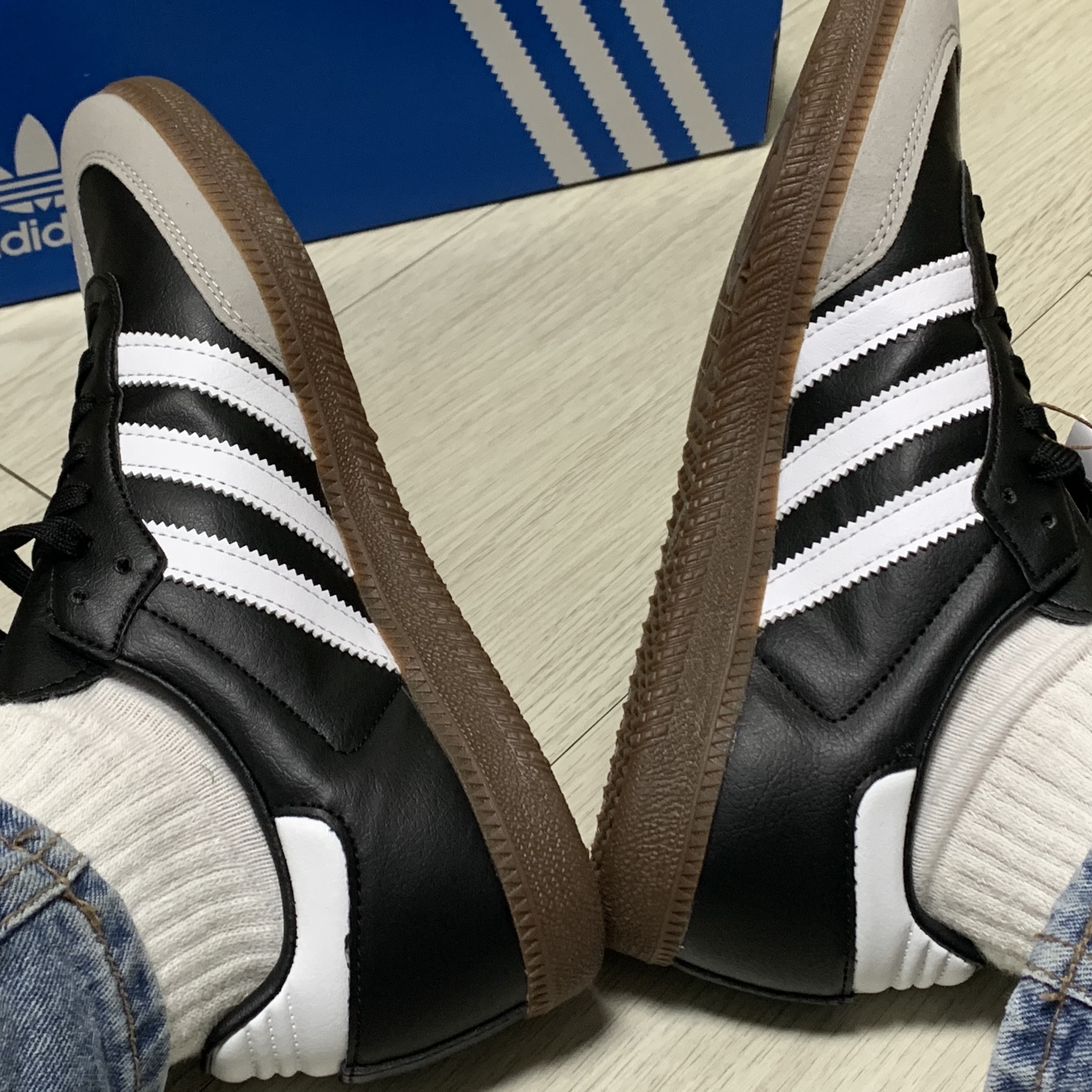 Adidas Samba Vegan Black White 착용 스타일 - 3