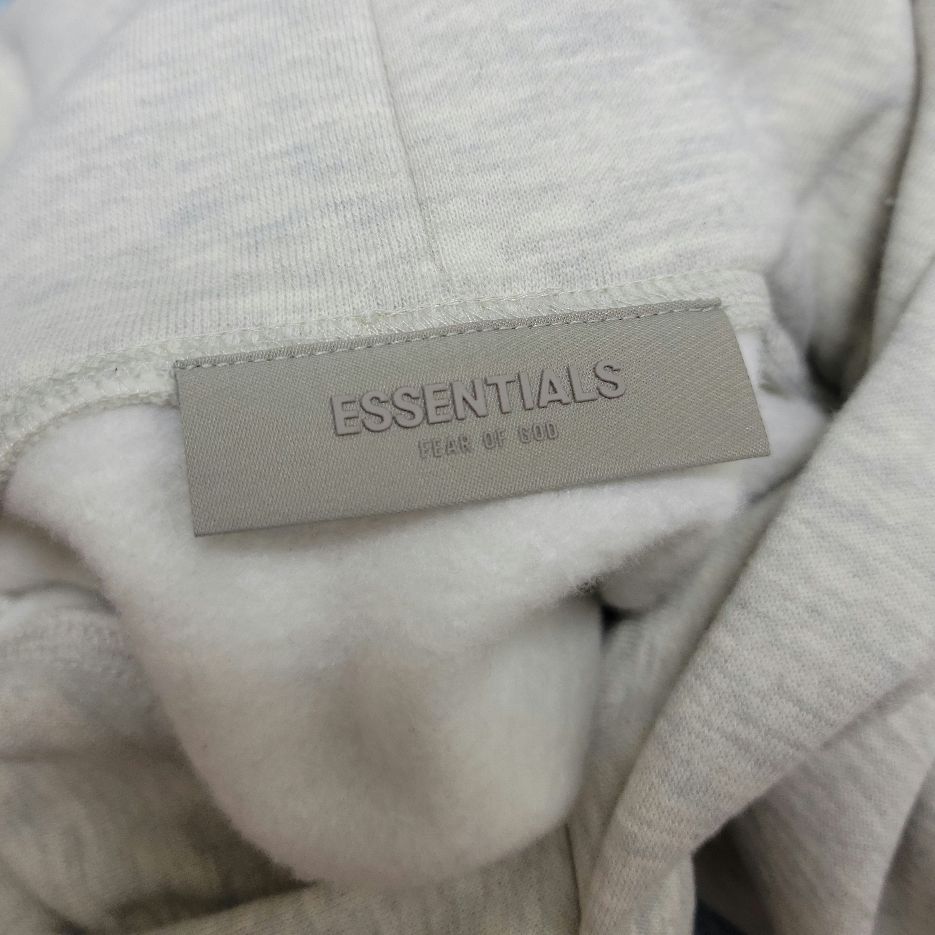 Essentials The Core Collection Hoodie Light Oatmeal 착용 스타일 - 2