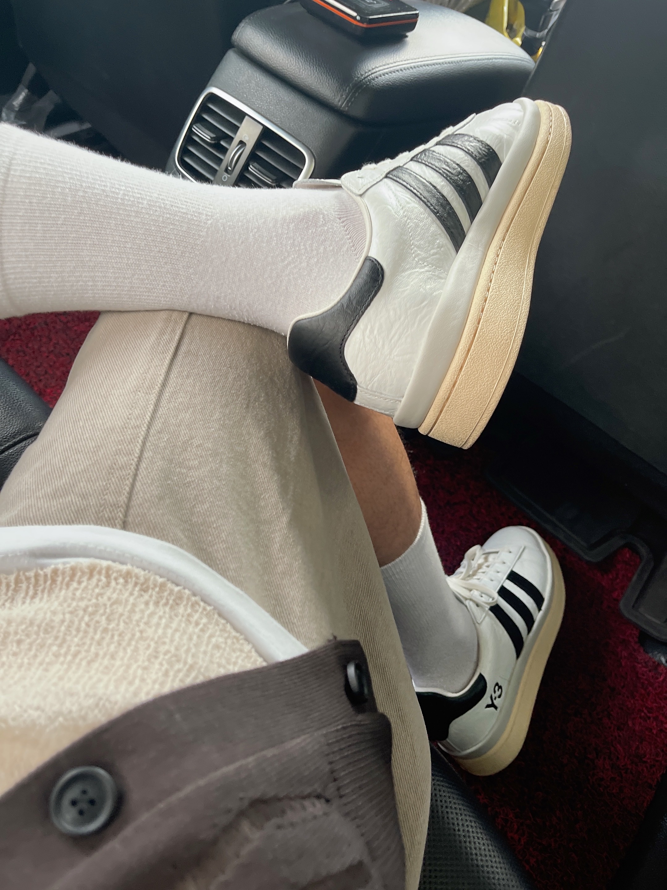 Y-3 Hicho Core White Black 착용 스타일