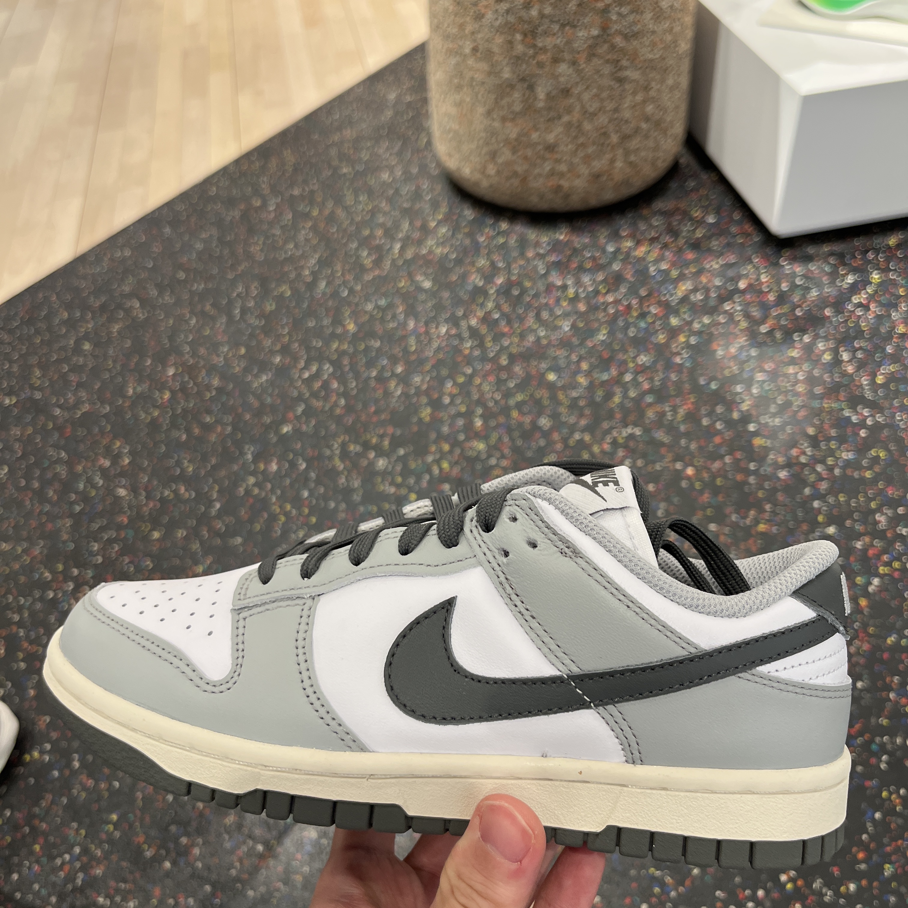 (W) Nike Dunk Low Light Smoke Grey 착용 스타일 - 3