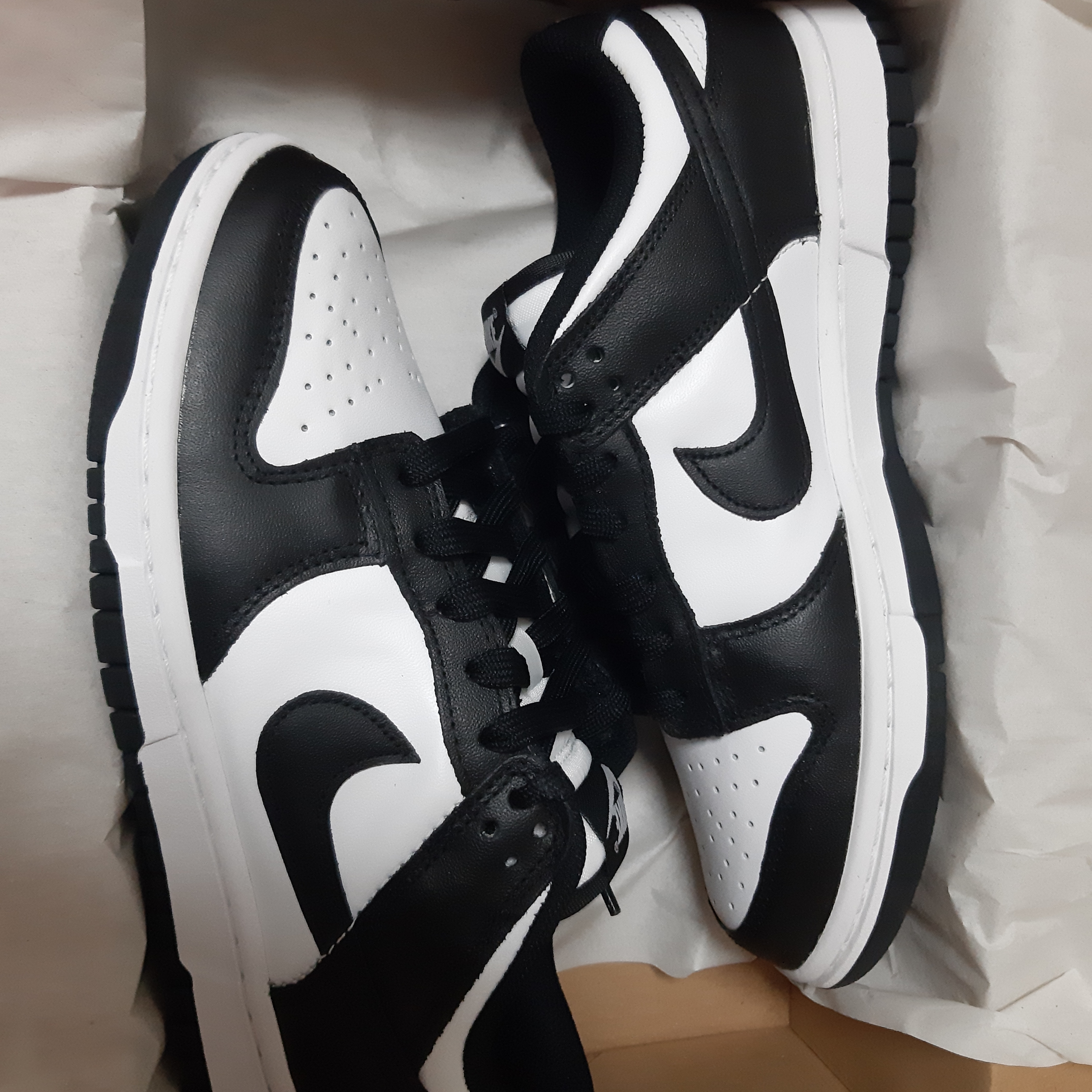 (W) Nike Dunk Low Black 착용 스타일 - 2