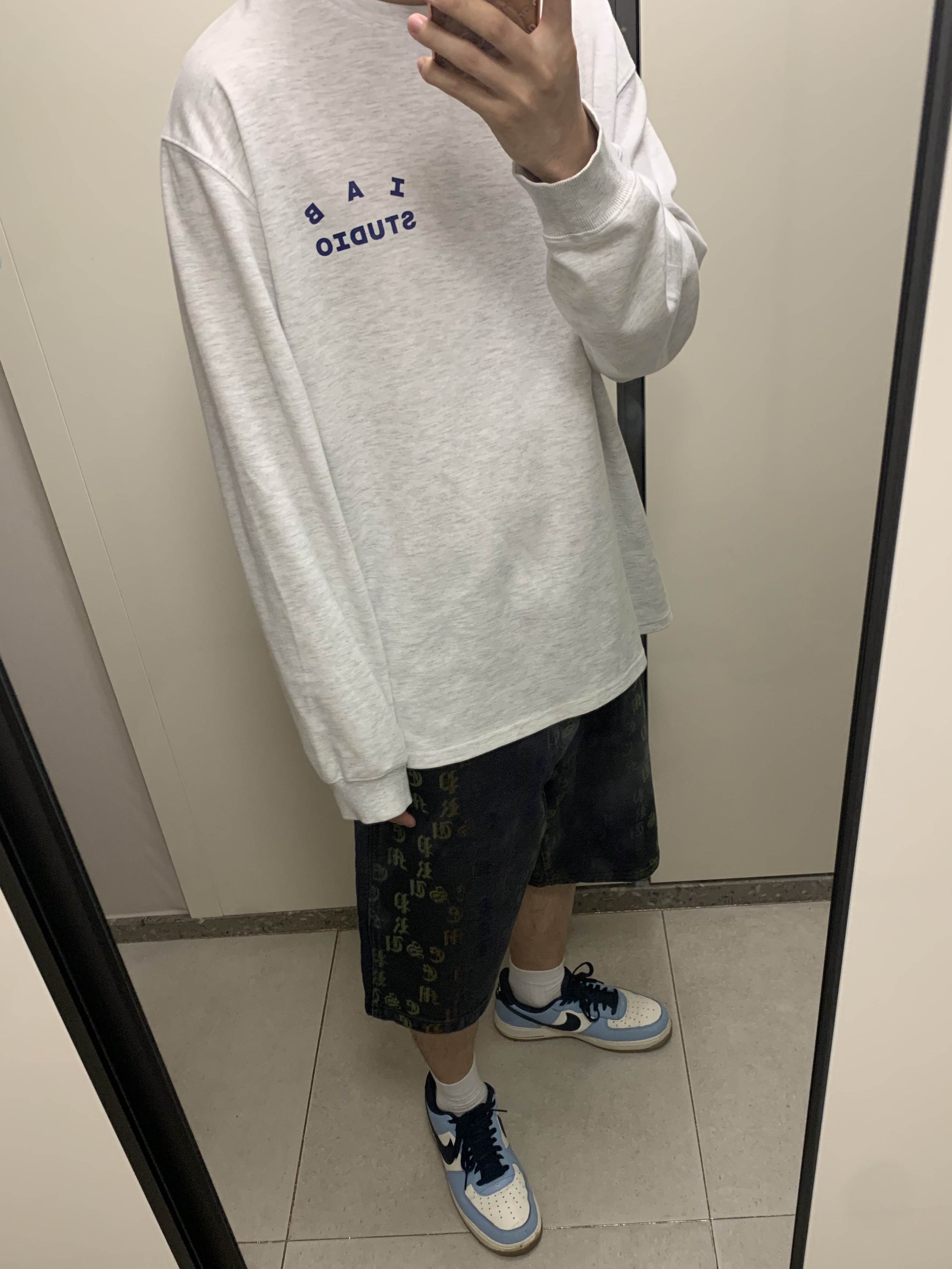 Supreme Gradient Jacquard Denim Shorts Black - 22SS, IAB Studio Long Sleeve Light Gray 착용 스타일