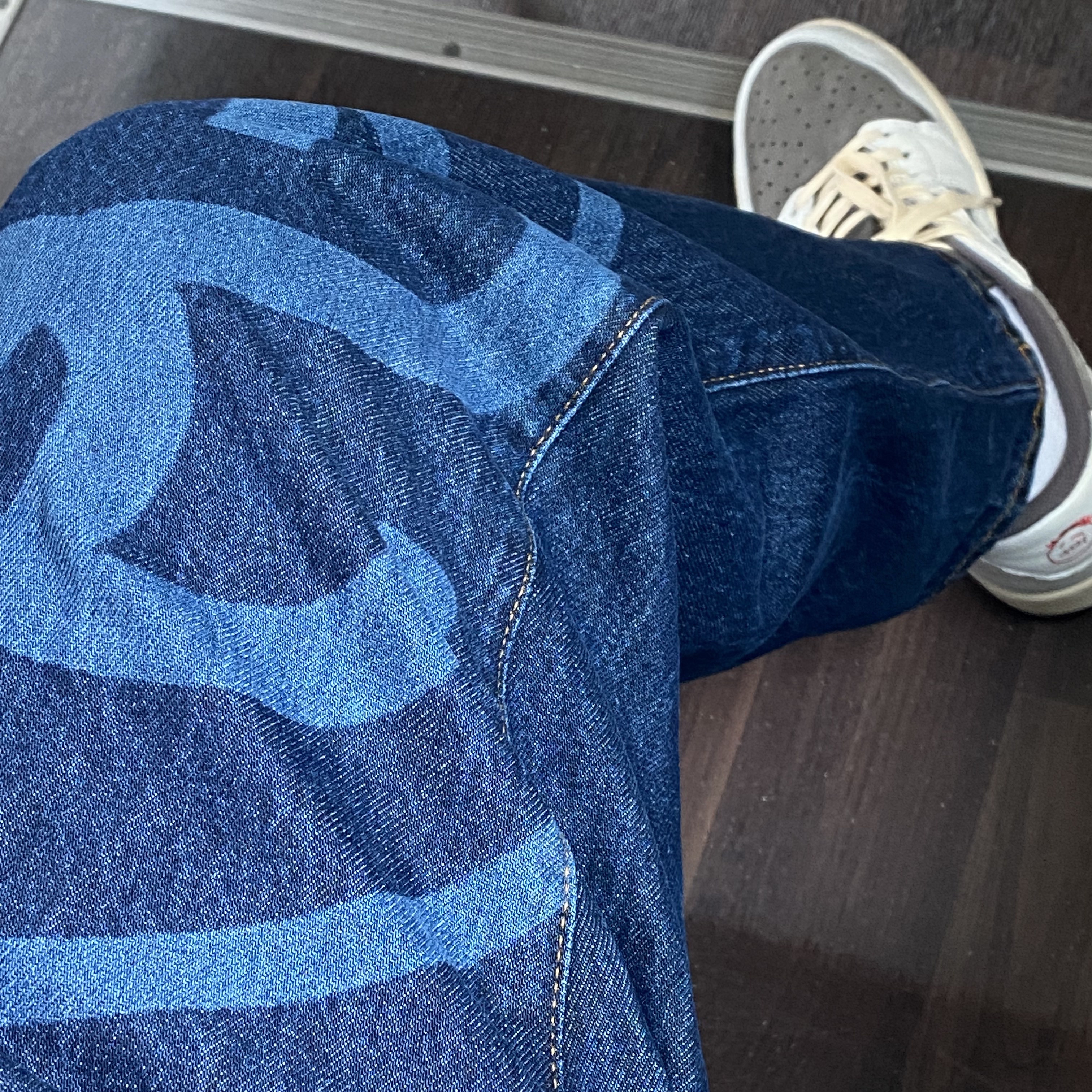 Jordan 1 x Travis Scott Retro Low OG SP Sail and Ridgerock, Stussy SS Link Big OL' Jean One Wash 착용 스타일