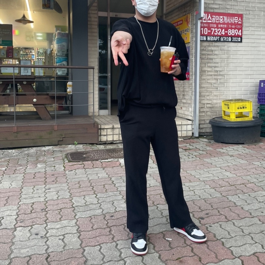Jordan 1 High FlyEase Bred White Toe 착용 스타일