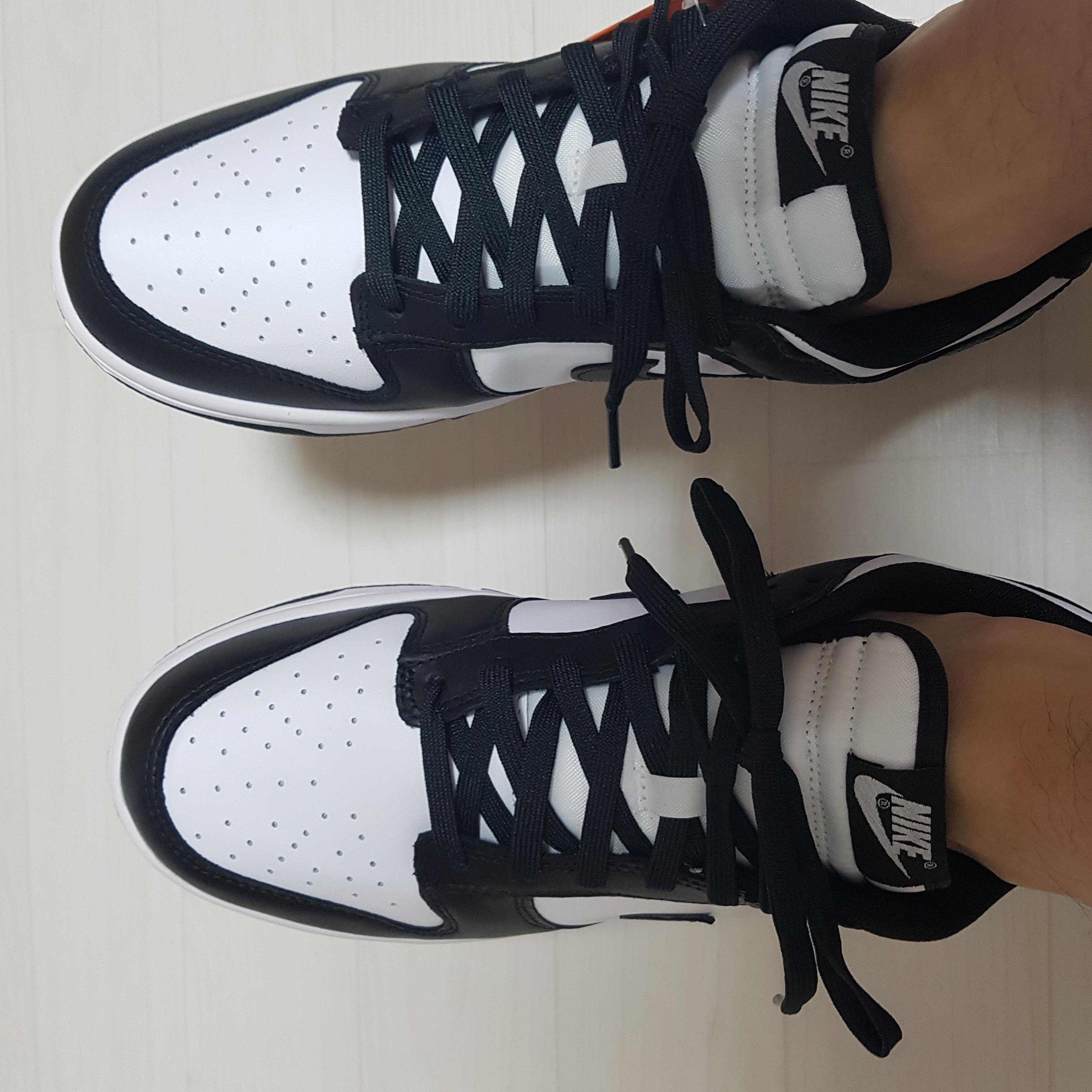 Nike Dunk Low Retro Black 착용 스타일 - 2