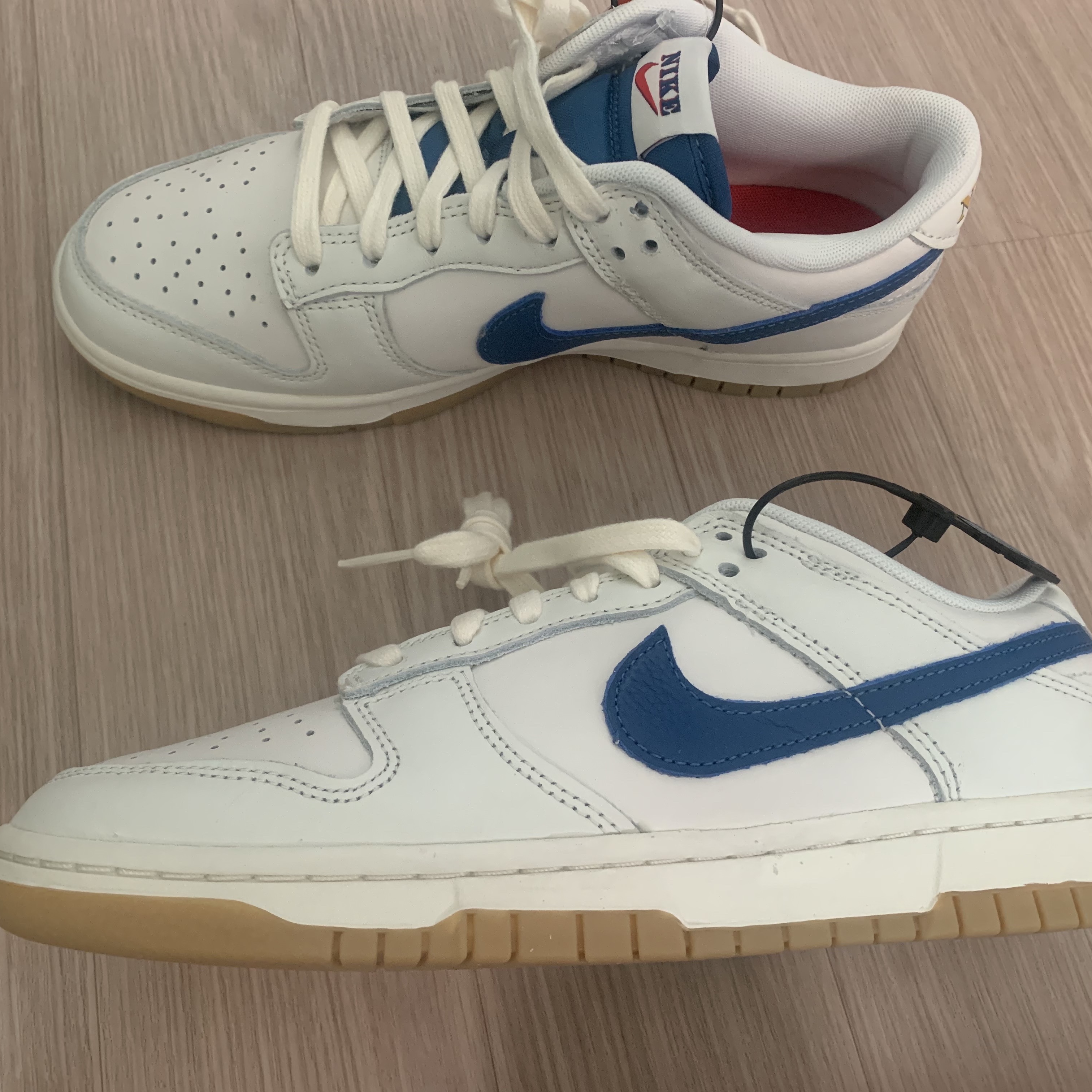 Nike Dunk Low SE Sail Dark Marina Blue 착용 스타일