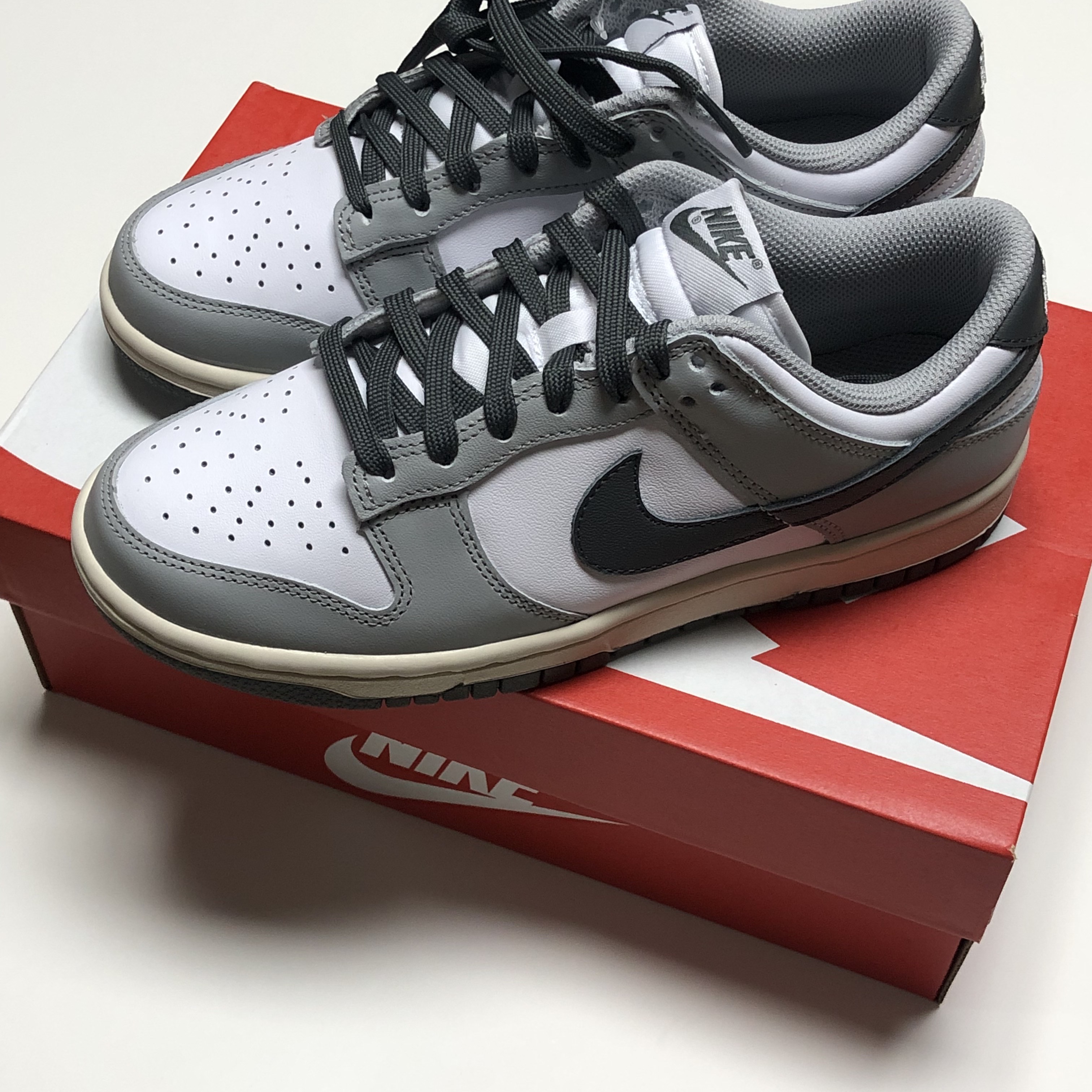 (W) Nike Dunk Low Light Smoke Grey 착용 스타일 - 2