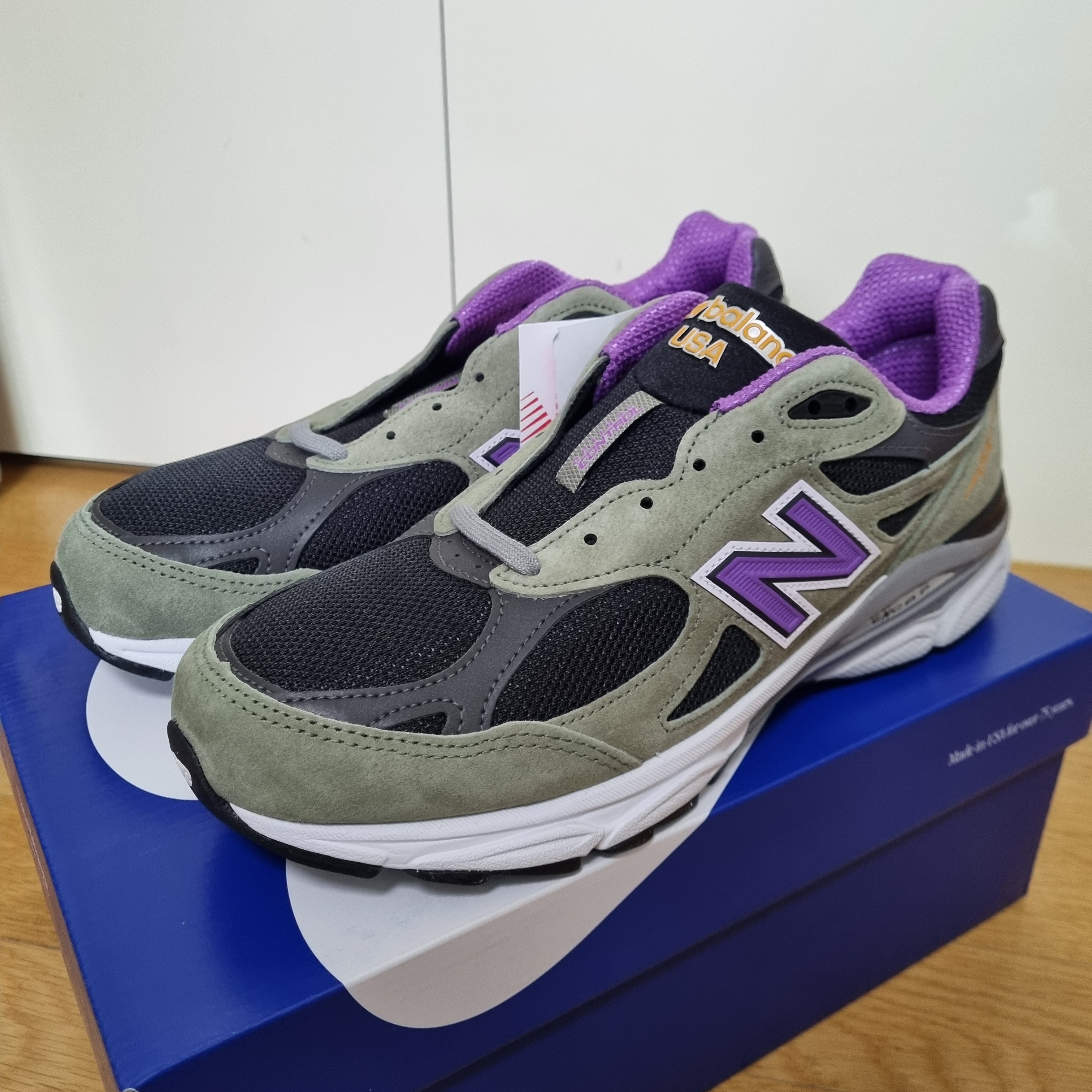 New Balance 990v3 Made in USA Olive Leaf Black 착용 스타일