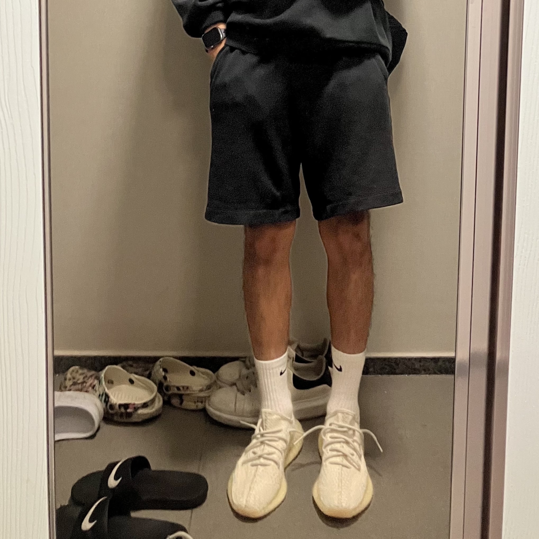 Adidas Yeezy Boost 350 V2 Light 착용 스타일