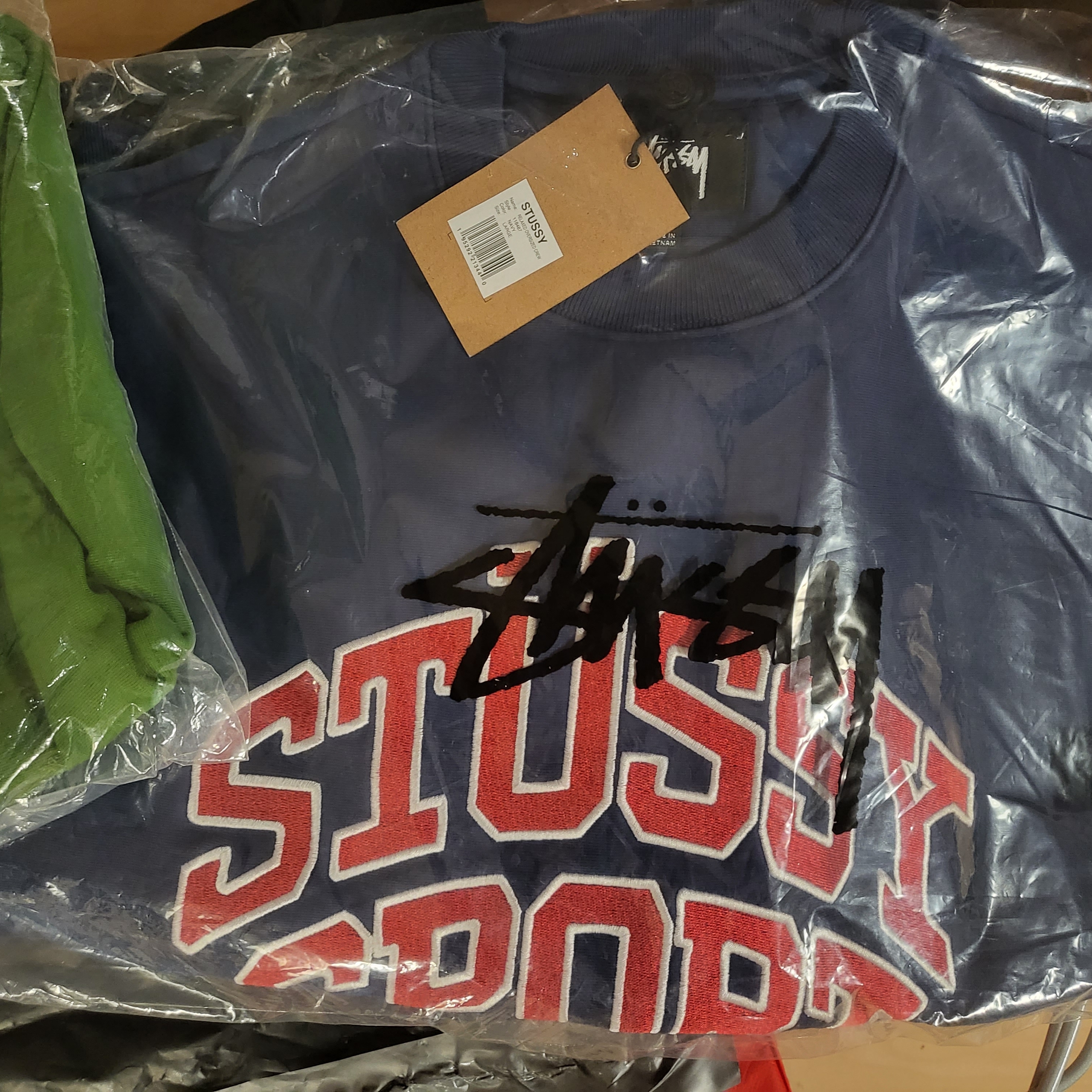 Stussy Relaxed Oversized Crew Navy, Stussy Relaxed Oversized Crew Green 착용 스타일 - 2