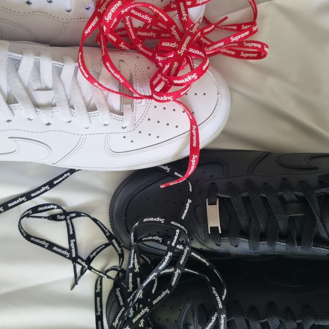 Nike x Supreme Air Force 1 Low White, Nike x Supreme Air Force 1 Low Black 착용 스타일 - 1