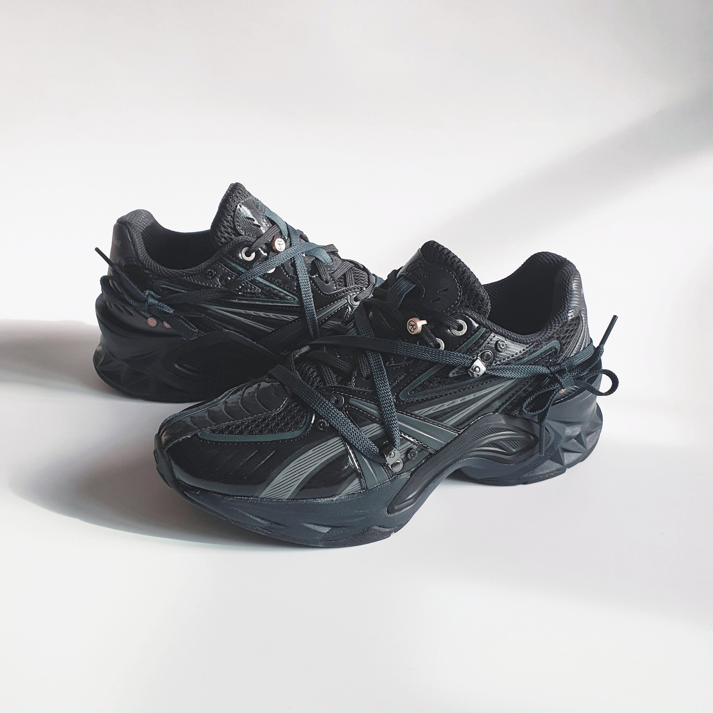 Asics x Andersson Bell HN2-S Protoblast Black 착용 스타일