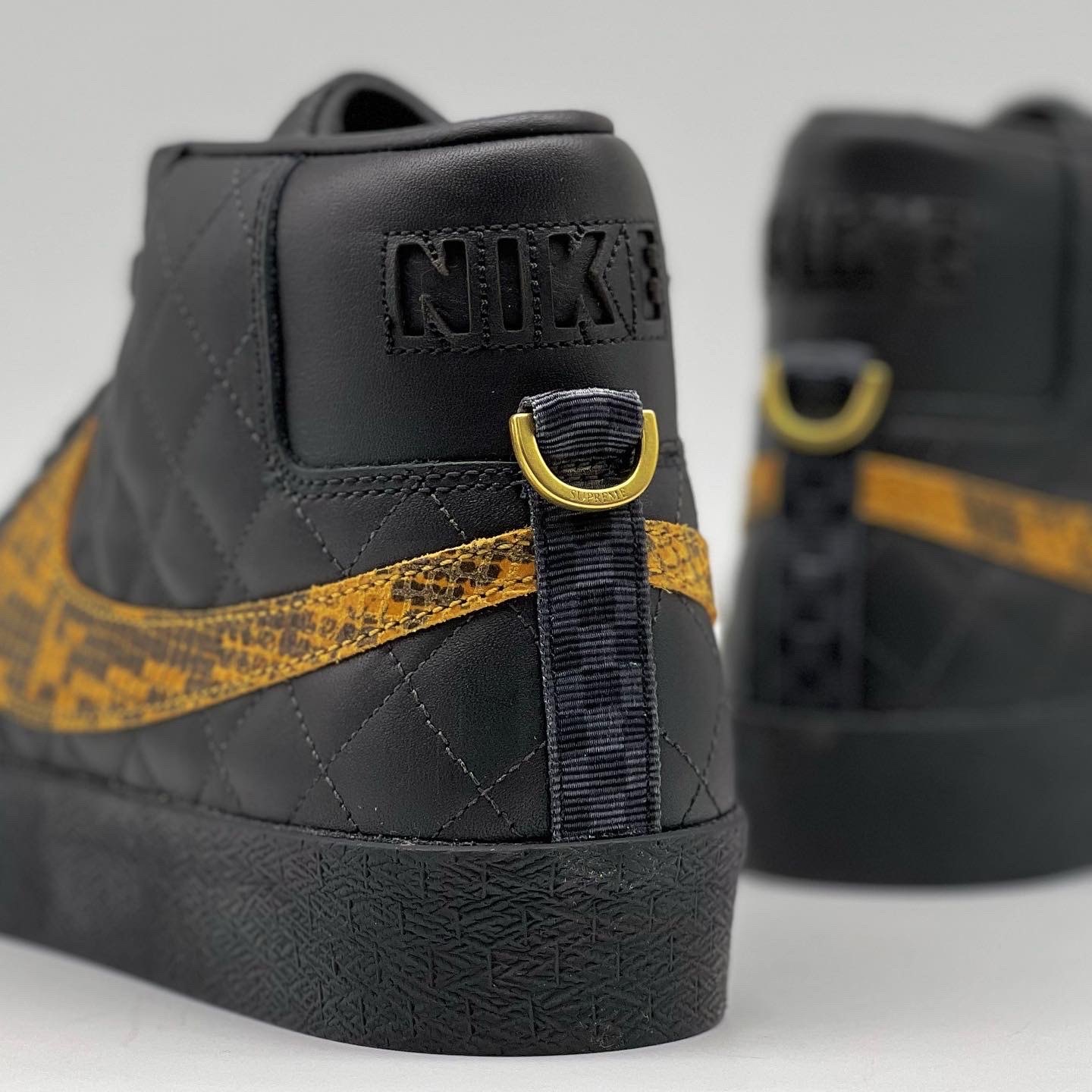 Nike x Supreme SB Zoom Blazer Mid QS 2 Black 착용 스타일 - 3