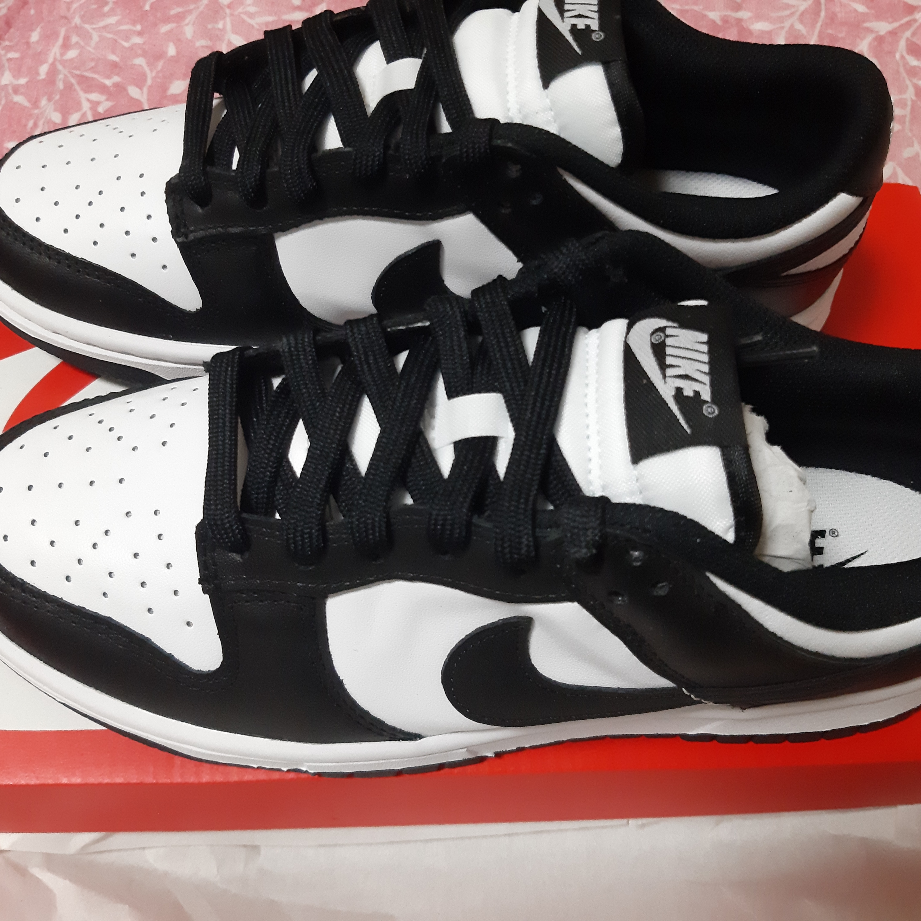 (W) Nike Dunk Low Black 착용 스타일 - 1