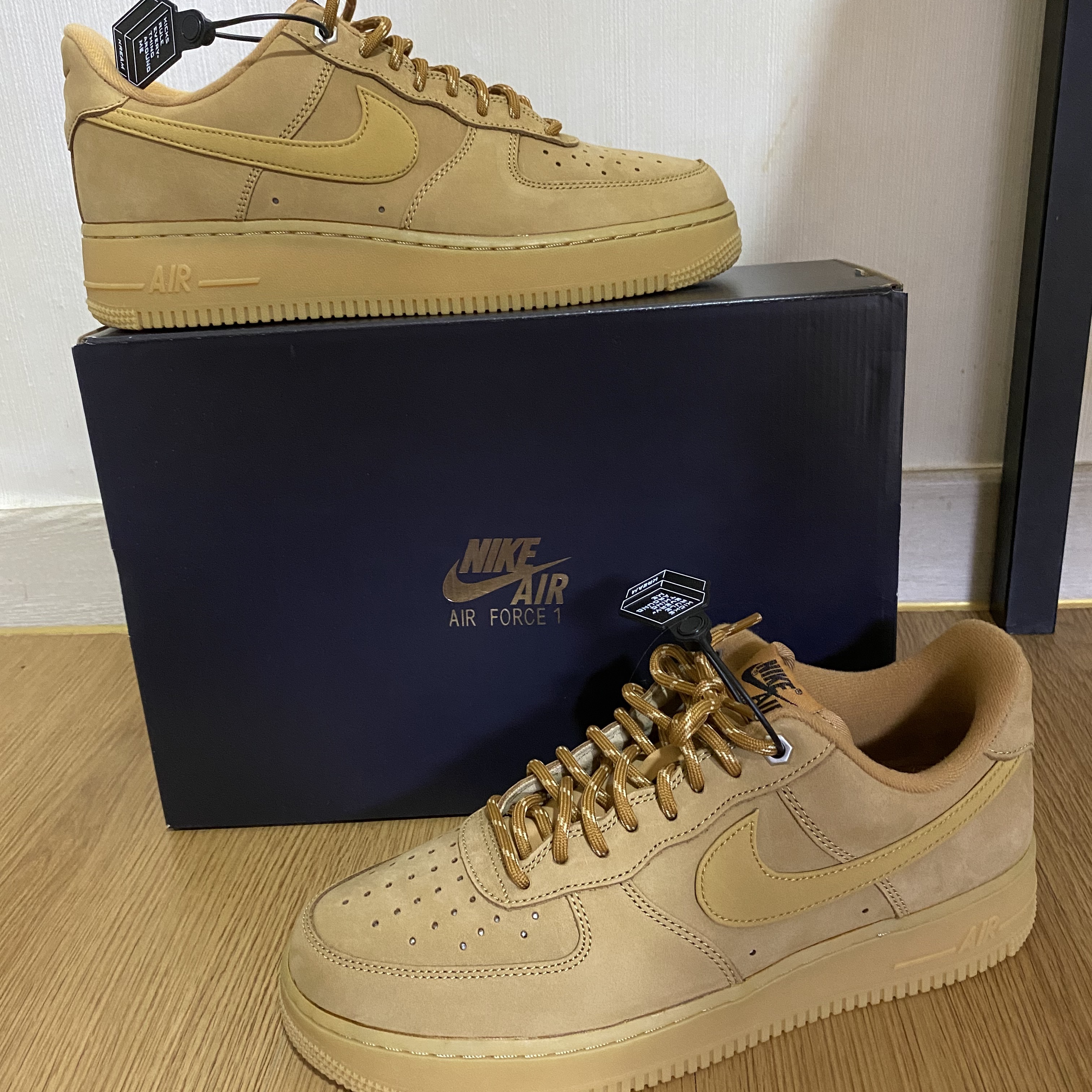 Nike Air Force 1 '07 WB Flax 착용 스타일