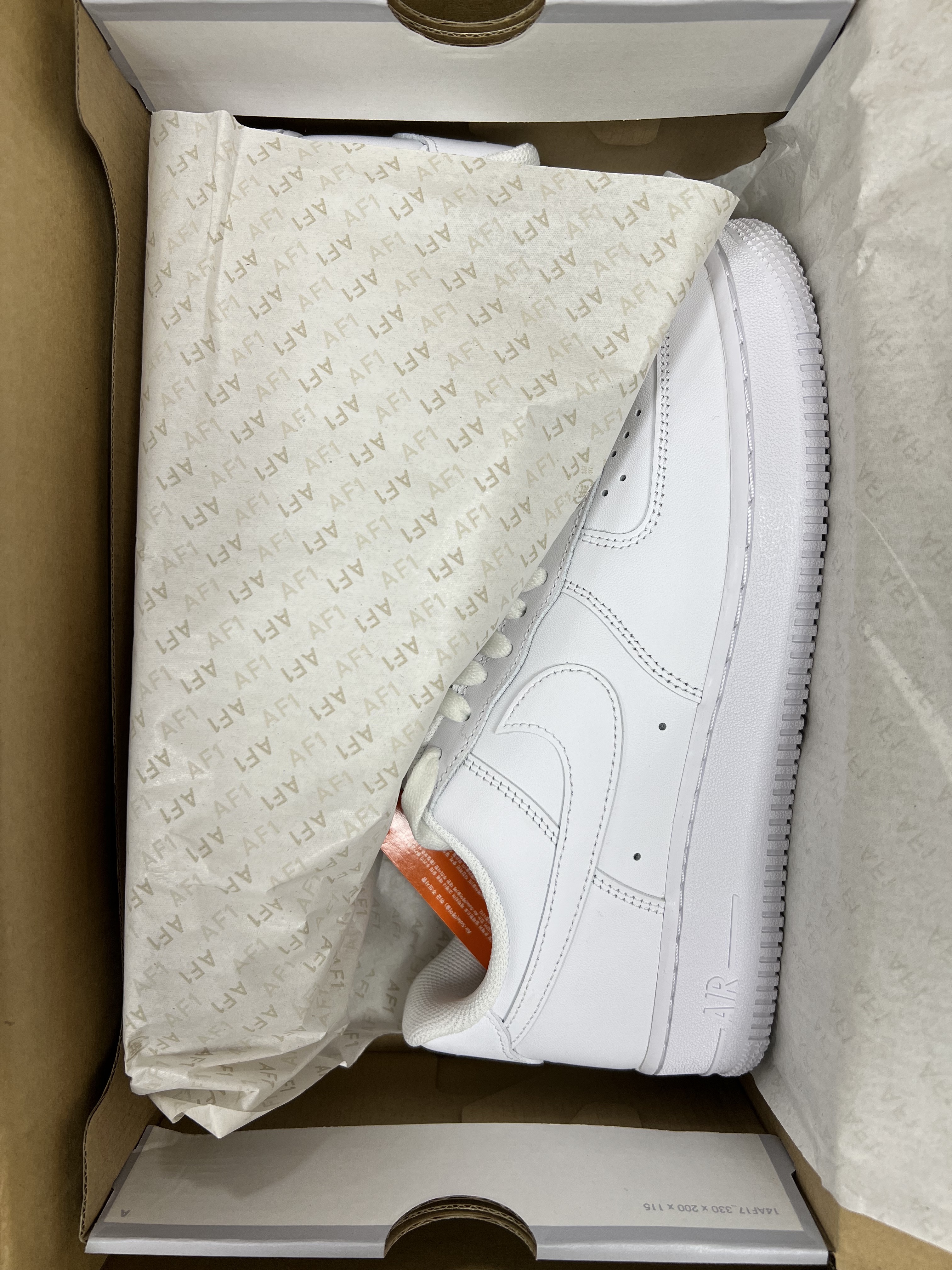 Nike Air Force 1 '07 Low White 착용 스타일 - 2