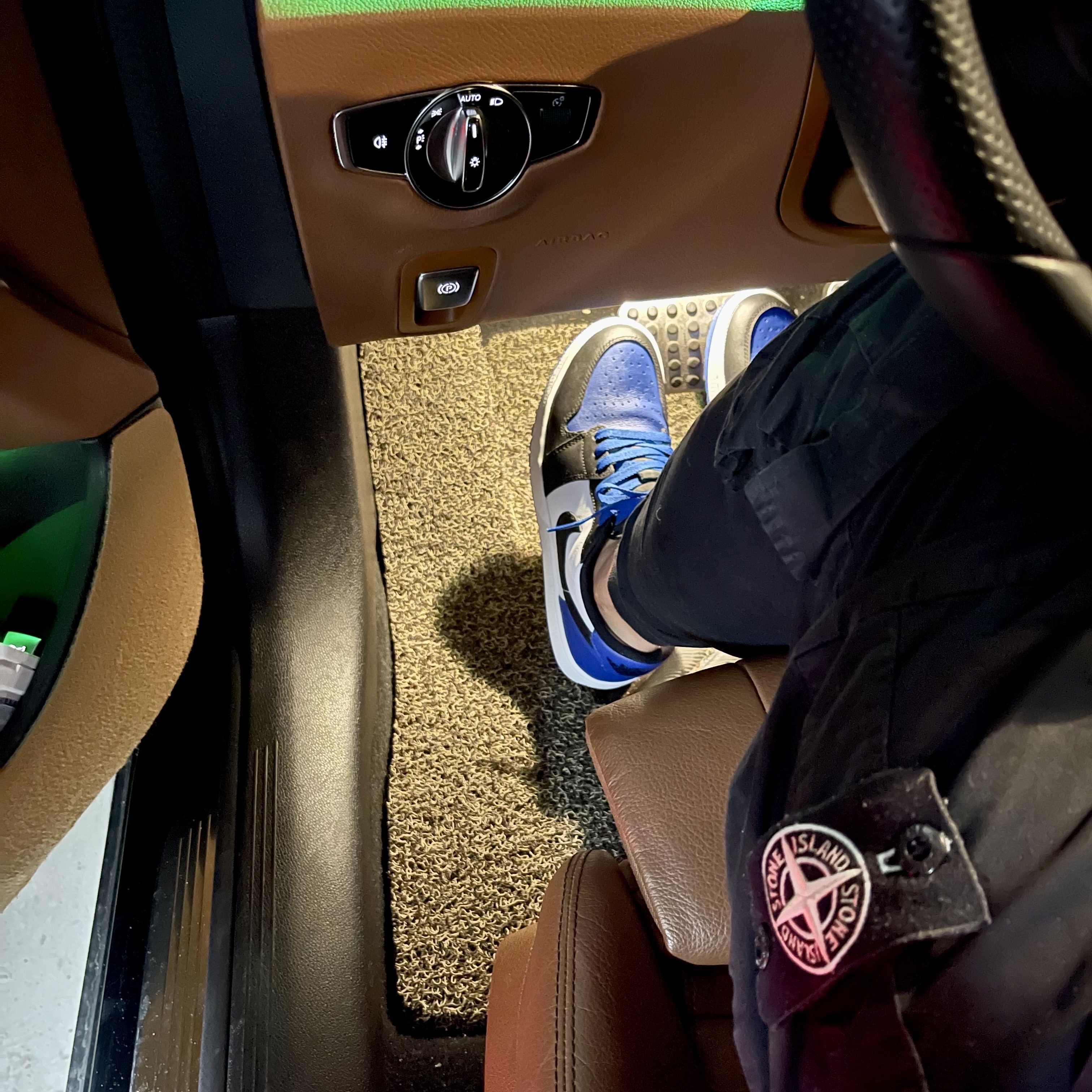 Jordan 1 Low Golf Sport Royal 착용 스타일 - 1