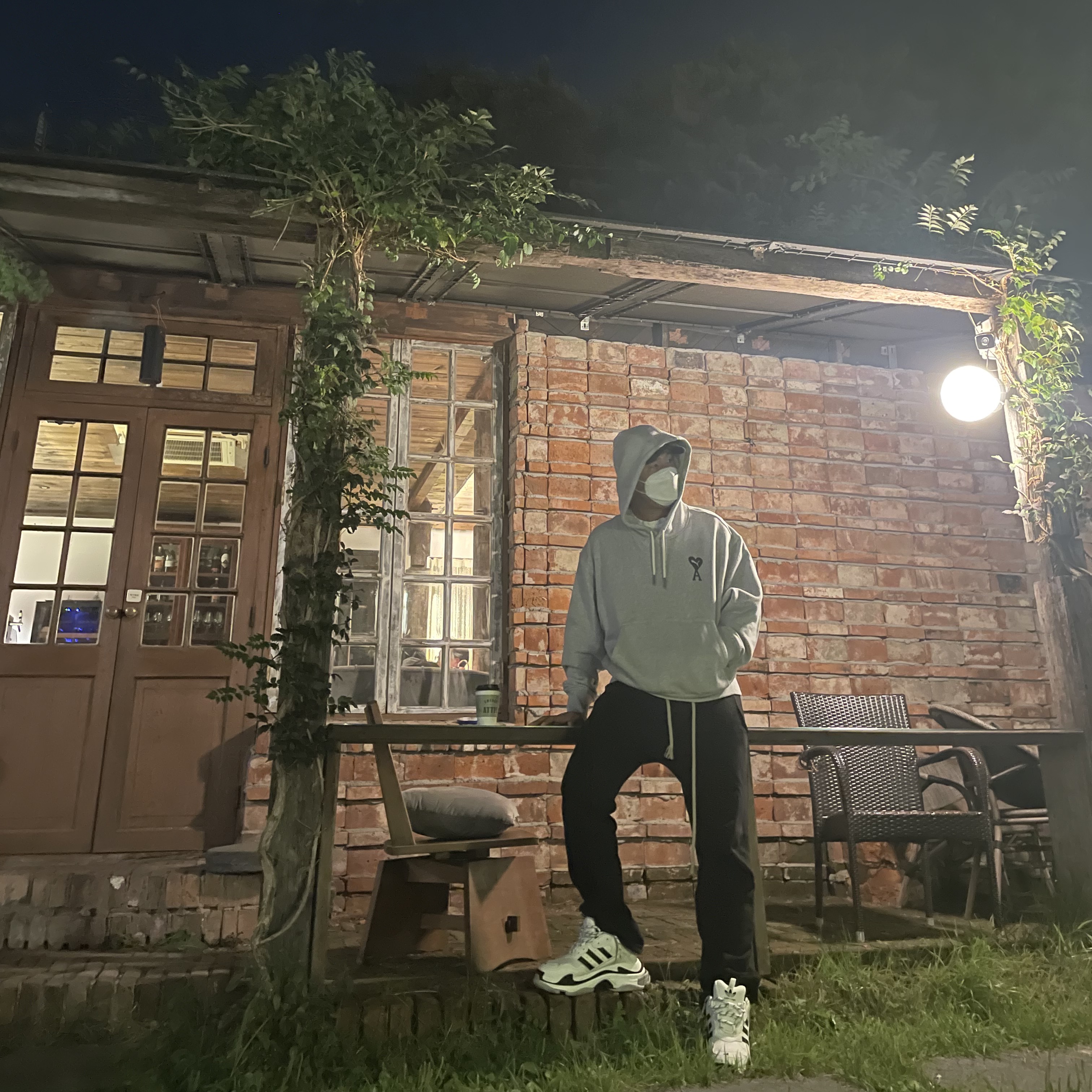 Puma x AMI Hoodie Light Gray Heather 착용 스타일 - 2