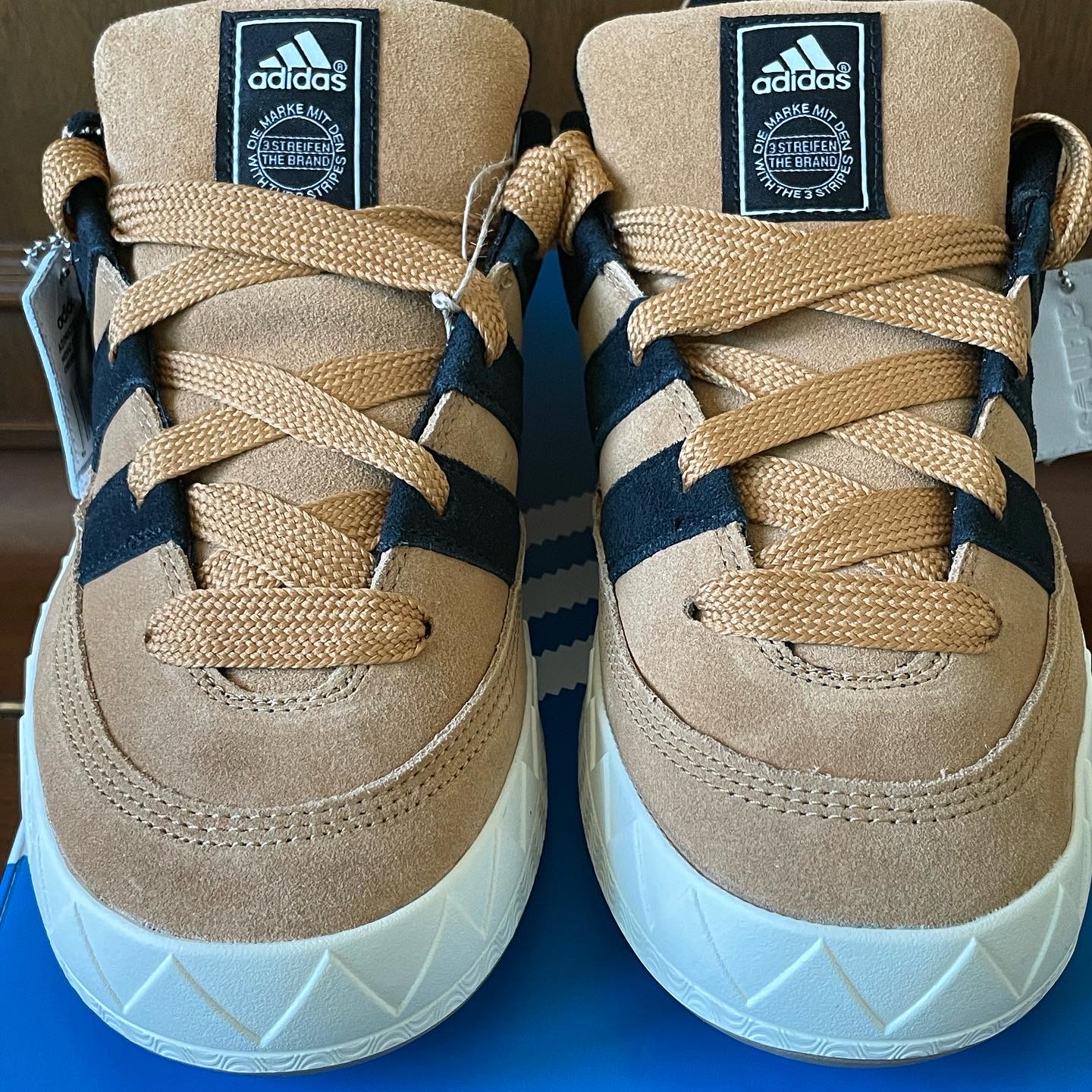 Adidas x Atmos Adimatic OG Shoebox 착용 스타일 - 3