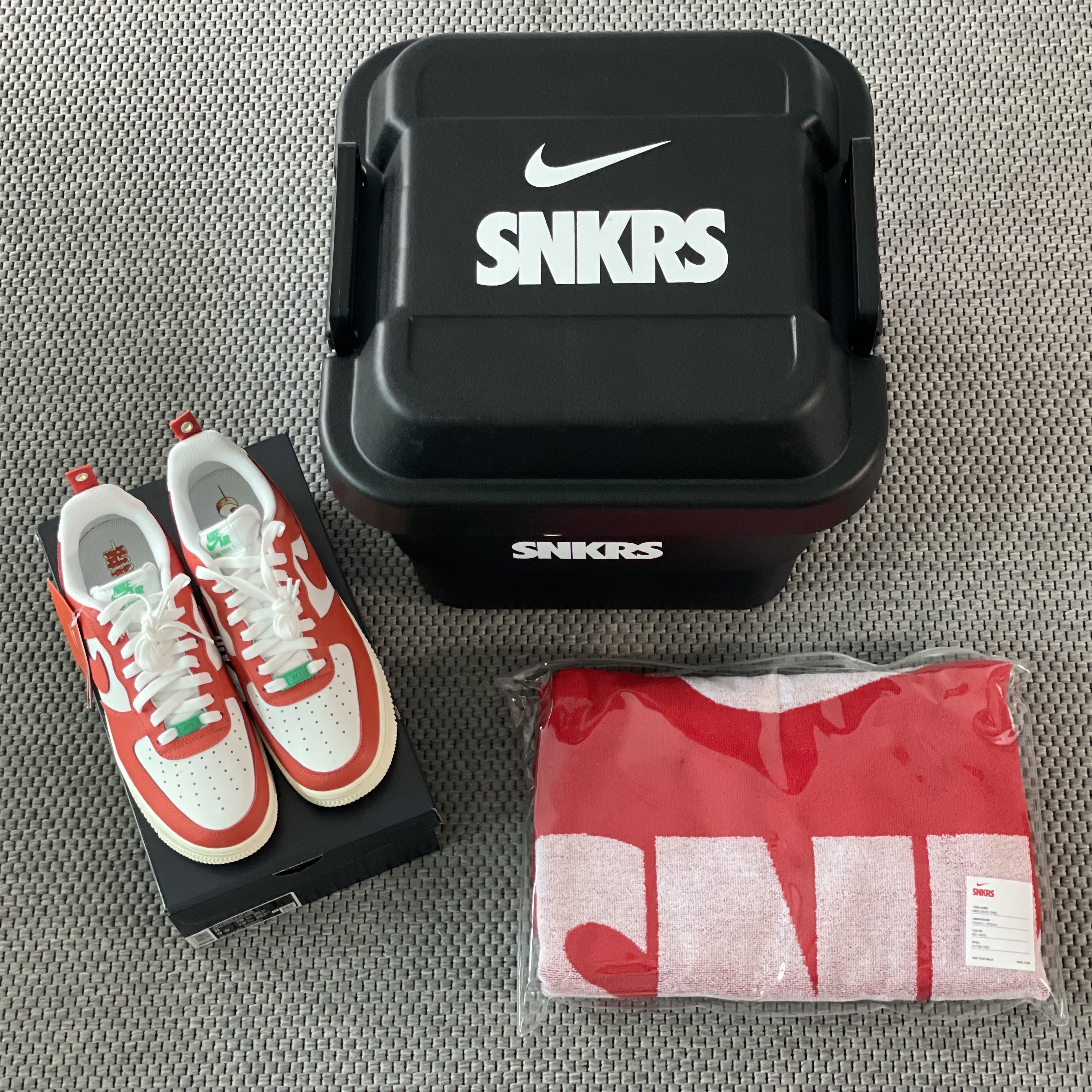 Nike Air Force 1 '07 LV8 Pojangmacha 착용 스타일