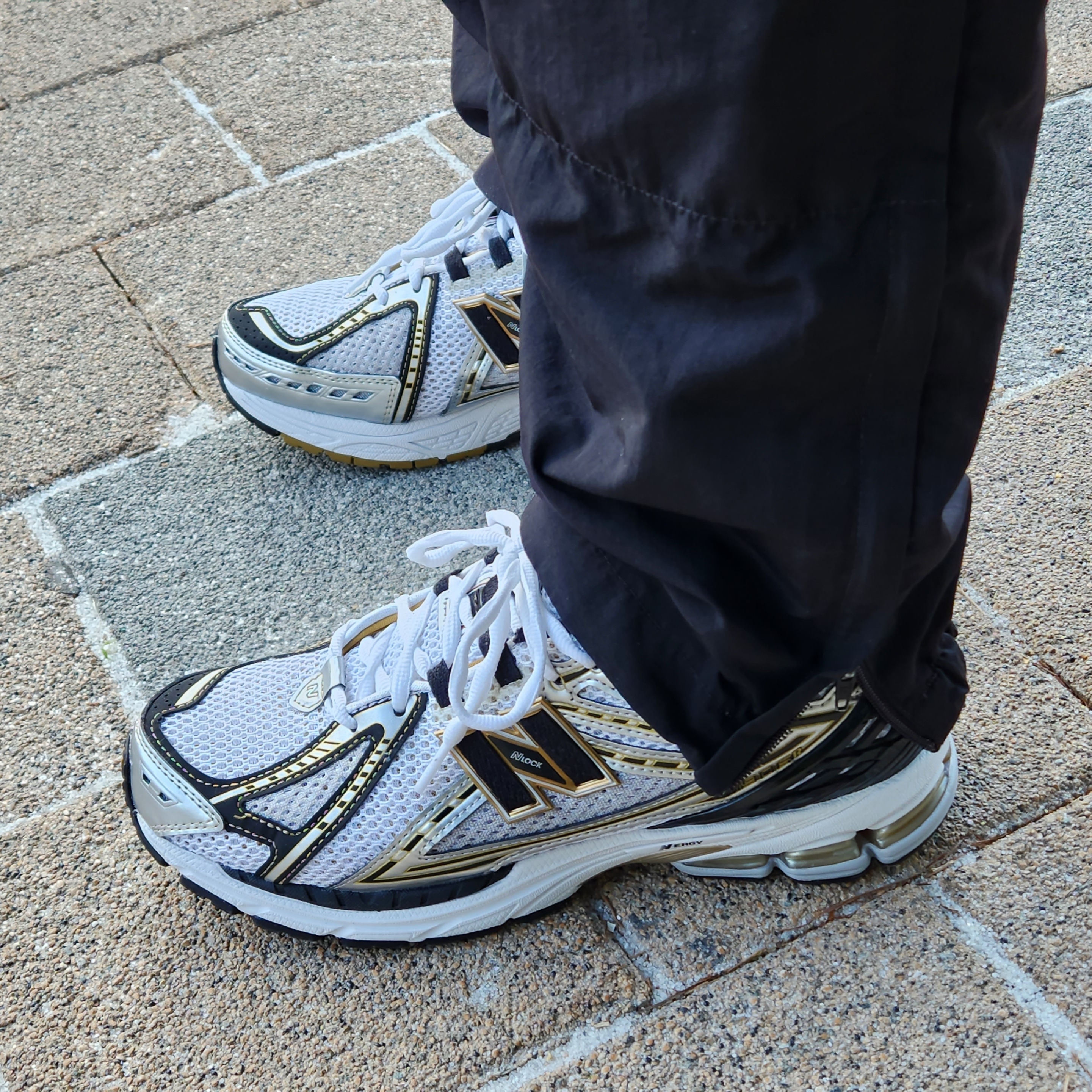New Balance 1906R White Gold 착용 스타일