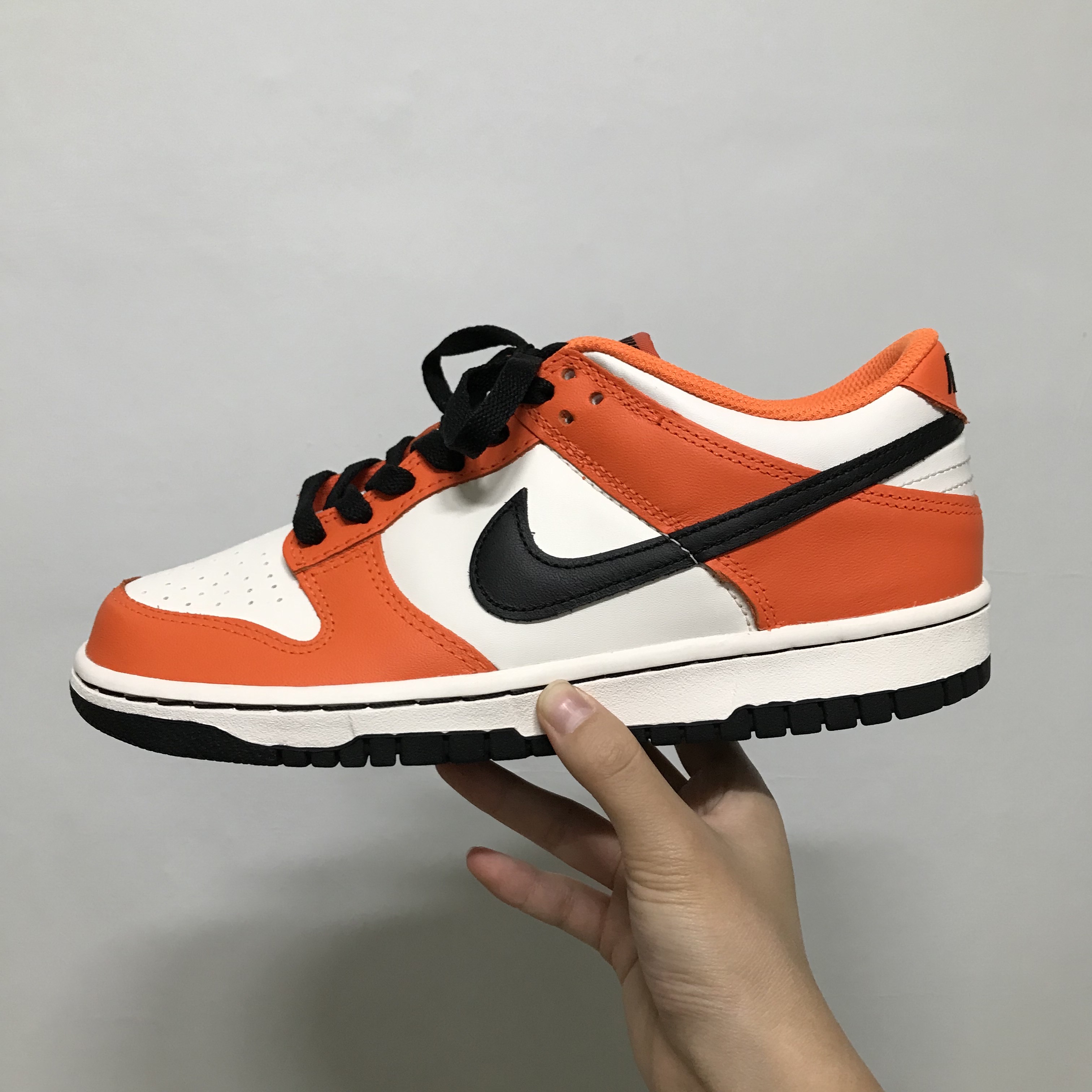 (GS) Nike Dunk Low Safety Orange 착용 스타일 - 2
