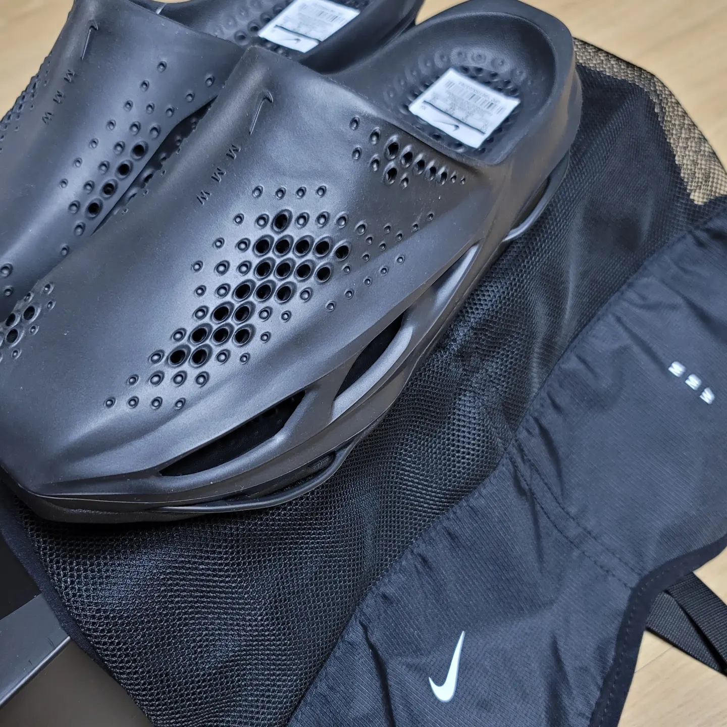 Nike x Matthew M Williams 005 Slide Black 착용 스타일 - 2