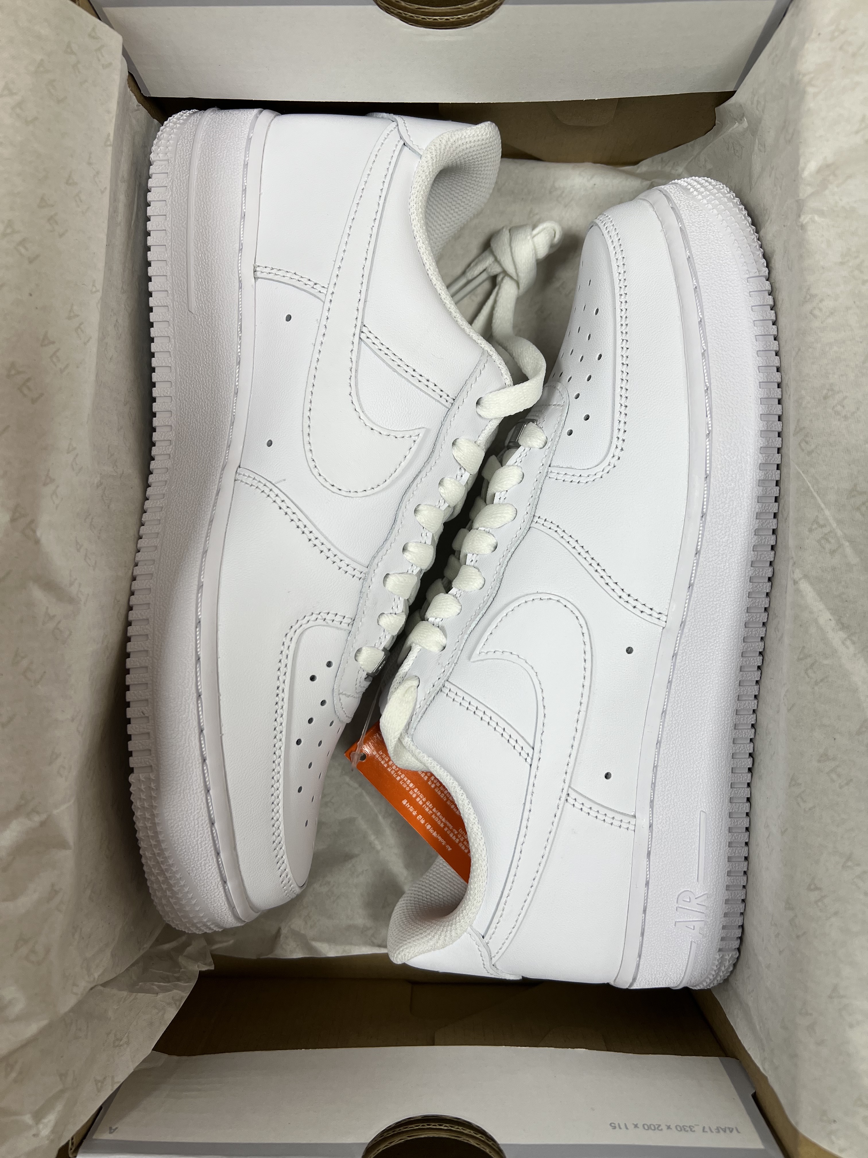 Nike Air Force 1 '07 Low White 착용 스타일 - 1