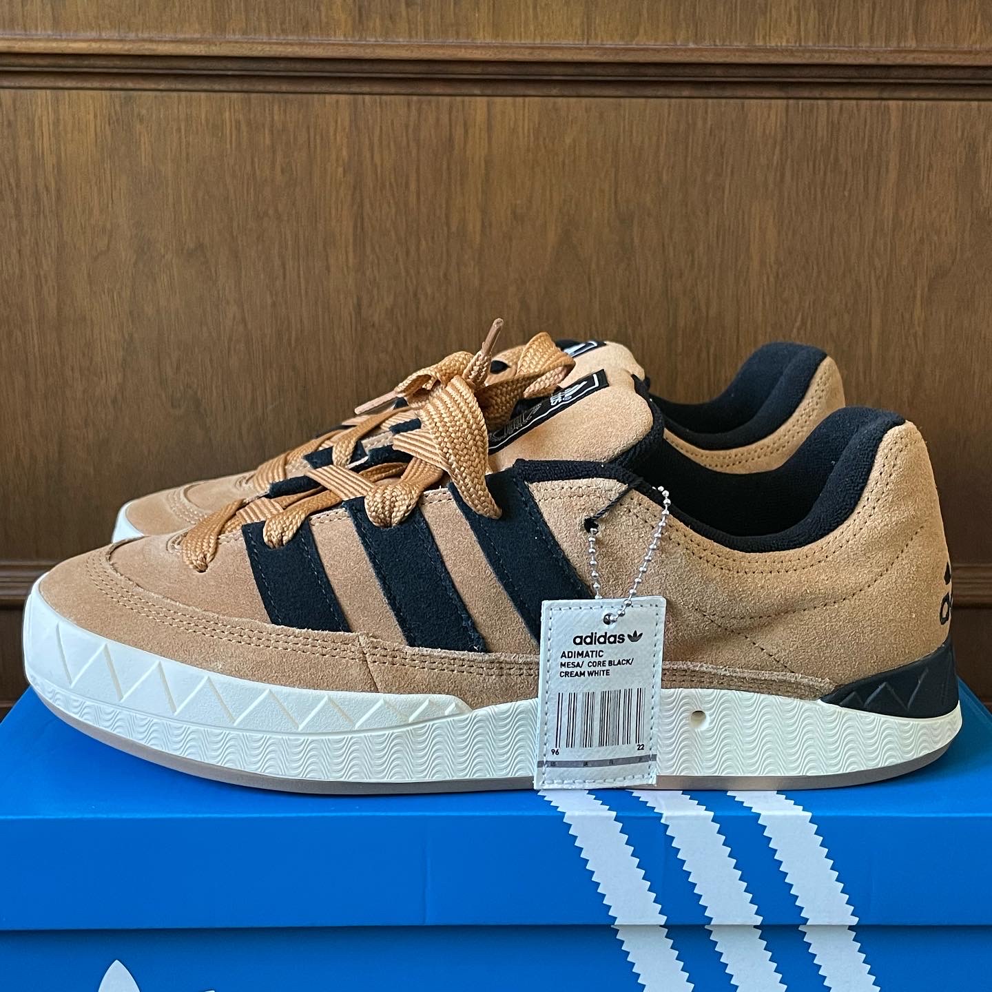 Adidas x Atmos Adimatic OG Shoebox 착용 스타일 - 1