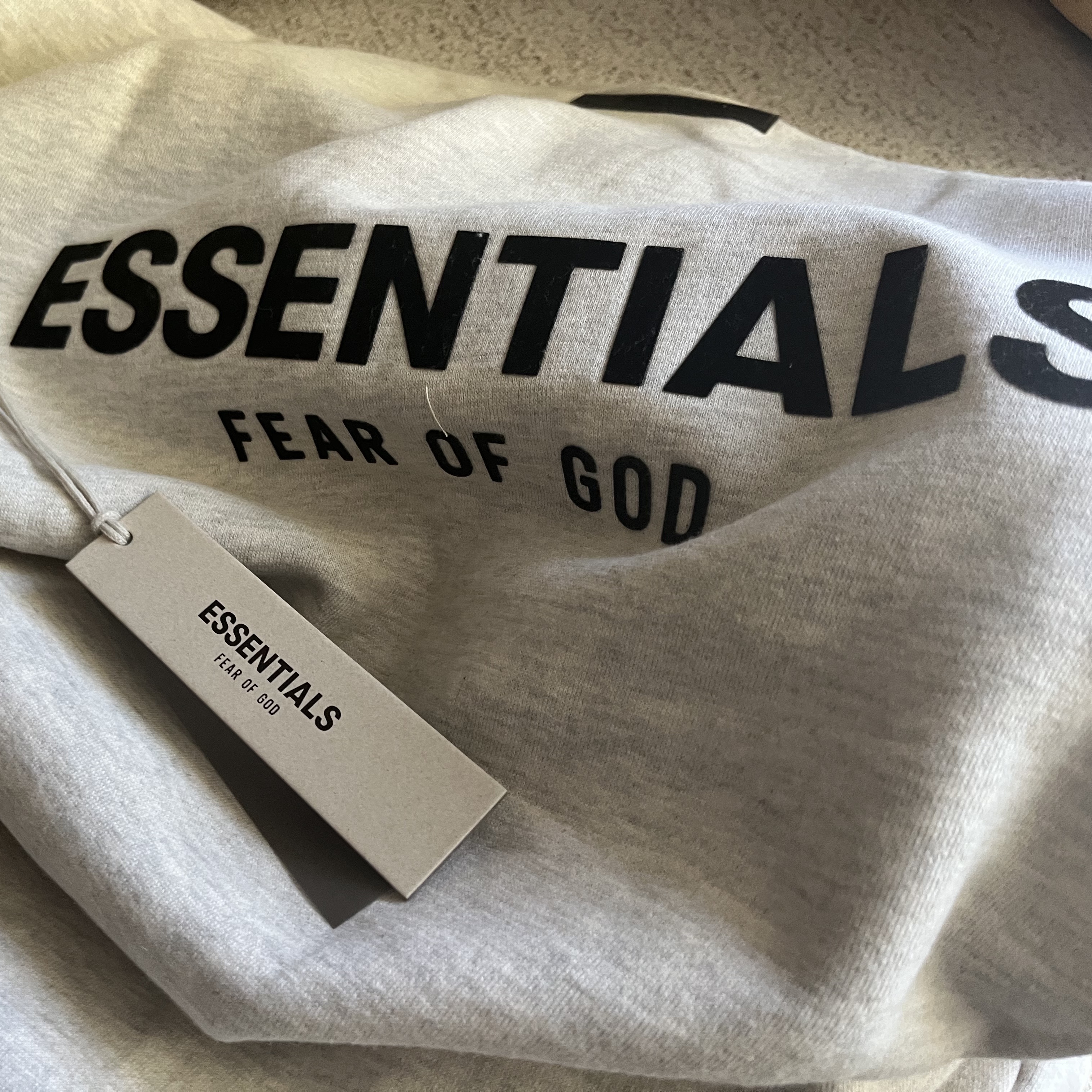 Essentials The Core Collection Crewneck Sweatshirt Light Oatmeal 착용 스타일