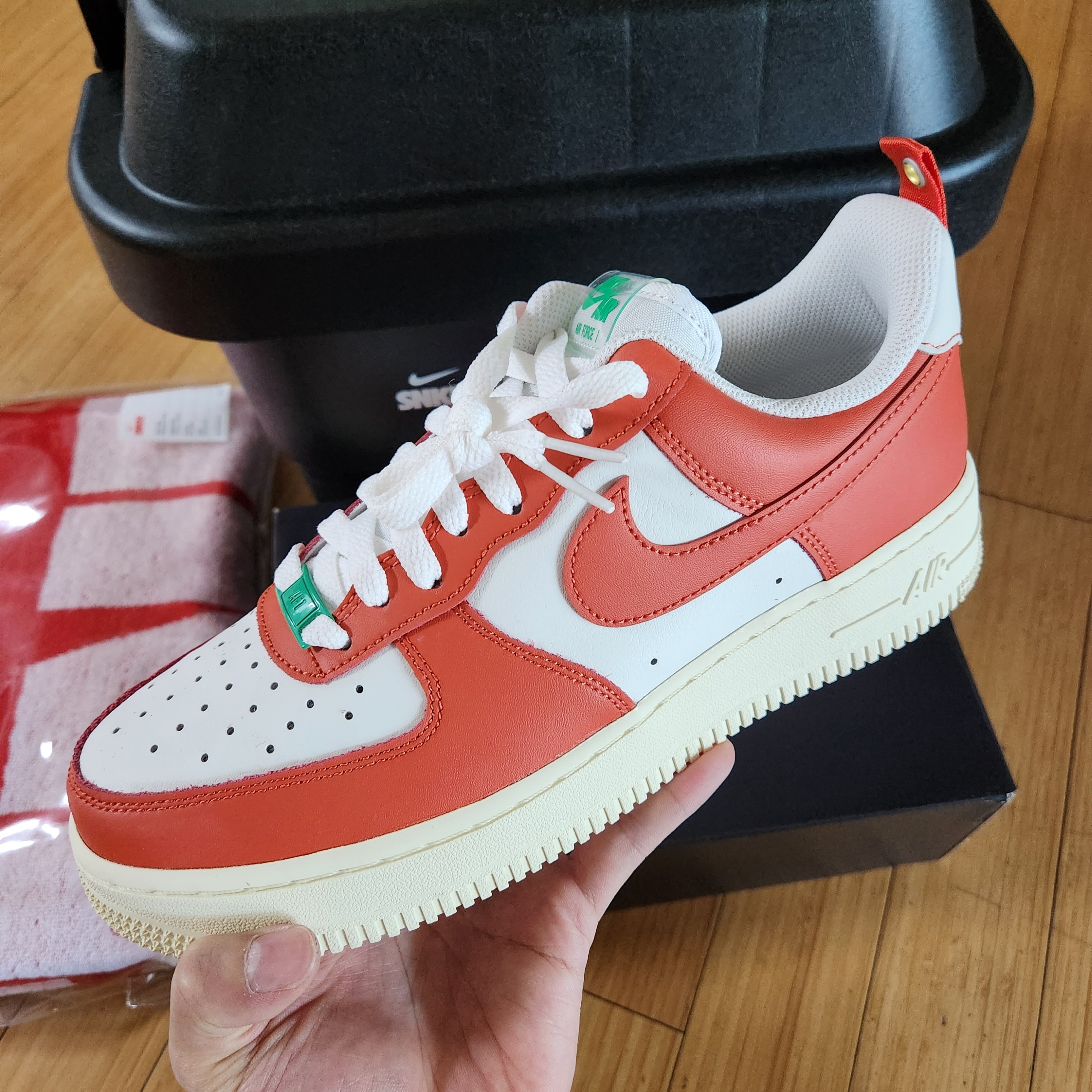 Nike Air Force 1 '07 LV8 Pojangmacha 착용 스타일 - 2
