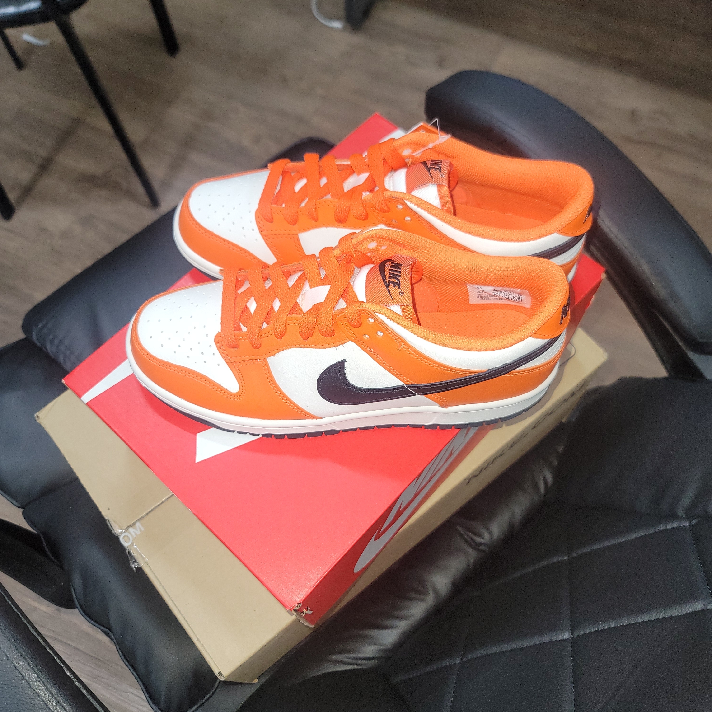 (GS) Nike Dunk Low Safety Orange 착용 스타일 - 2