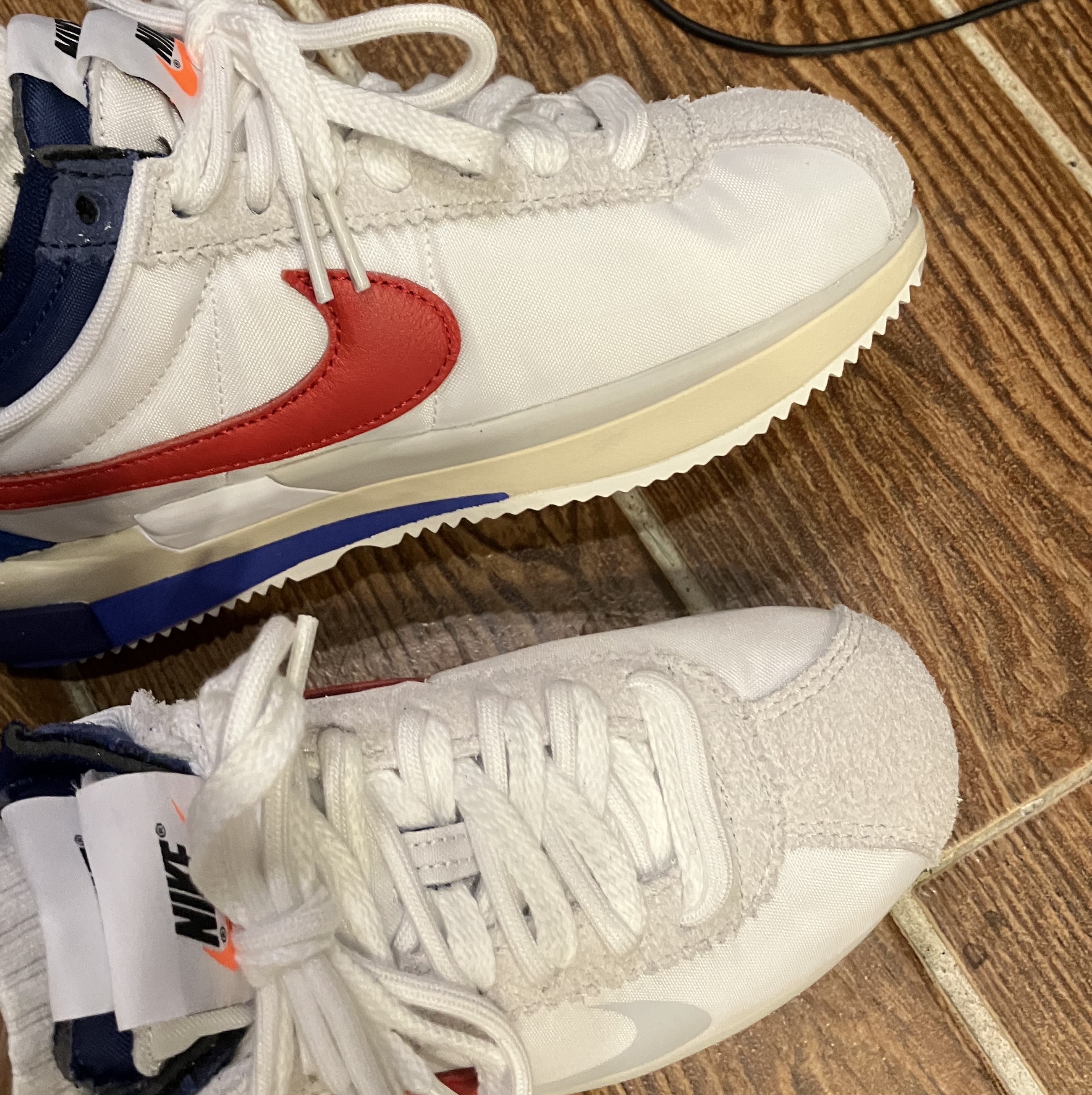 Nike x Sacai Zoom Cortez SP White and University Red 착용 스타일