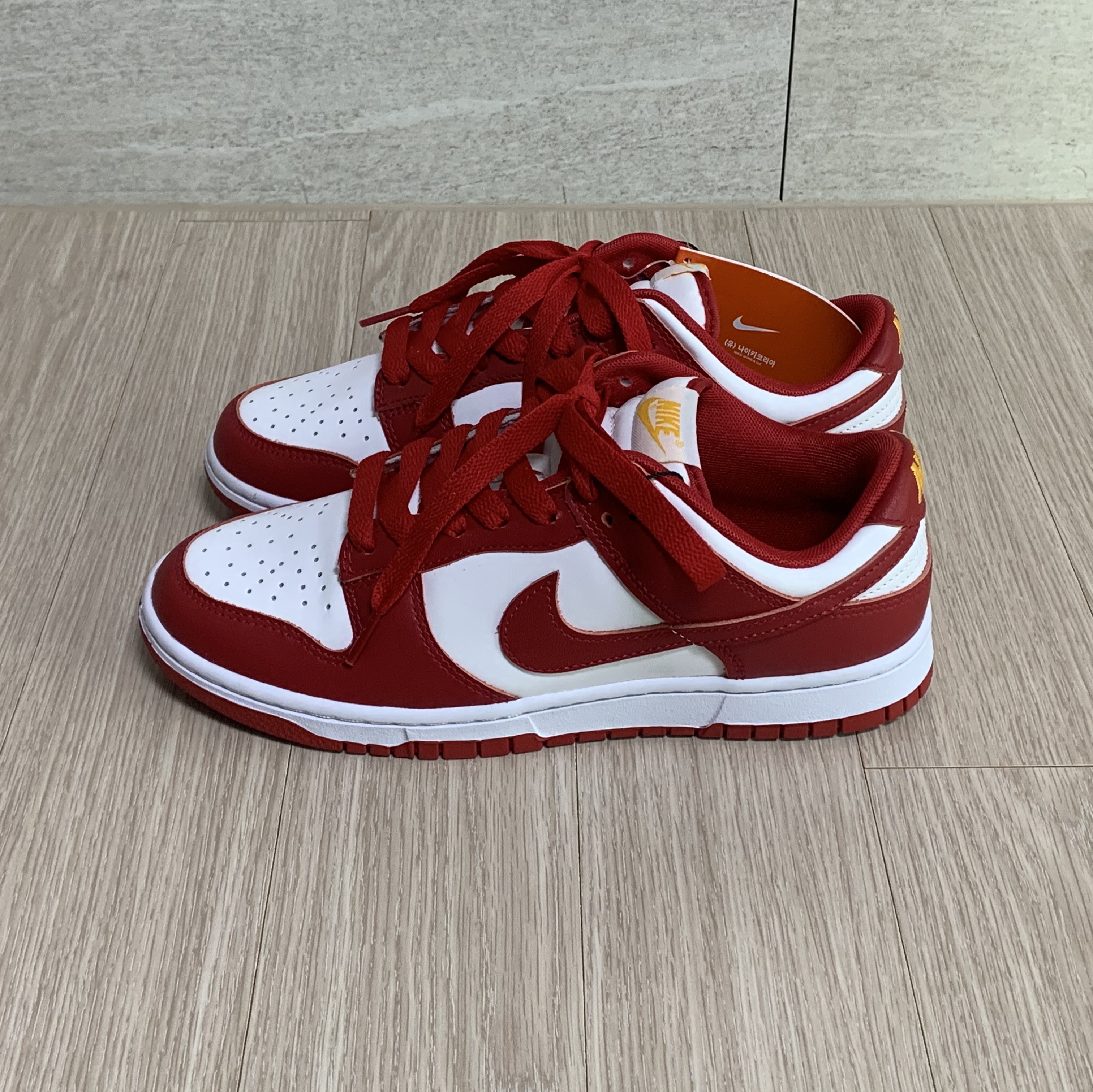 Nike Dunk Low Retro Gym Red, Nike Dunk High Retro QS St. John's 착용 스타일 - 4