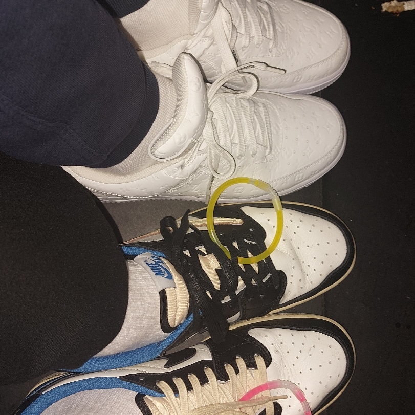 Louis Vuitton x Nike Air Force 1 Low by Virgil Abloh White, Jordan 1 x Travis Scott x Fragment Retro Low OG SP Military Blue 착용 스타일 - 2