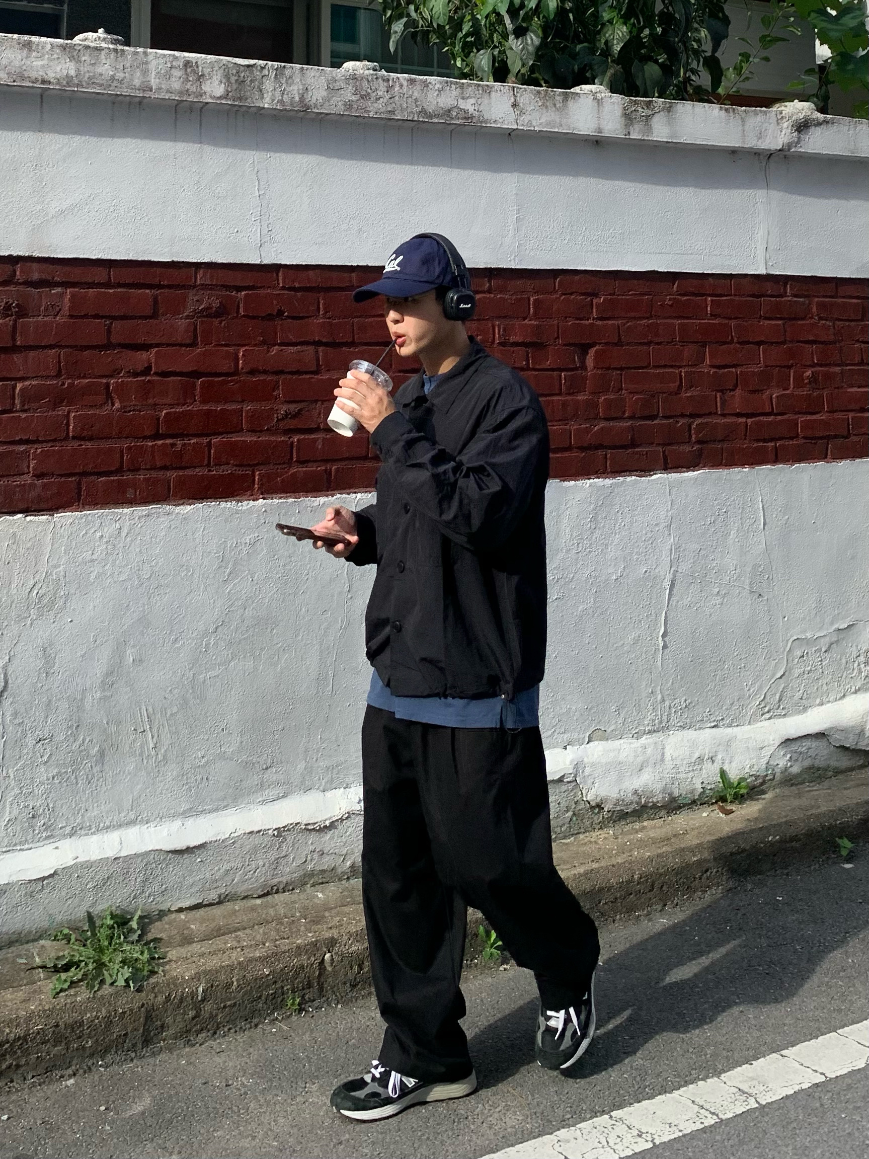 New Balance 992 Made in USA Black Grey, Marshall Major IV Black (Korean Ver.) 착용 스타일 - 4