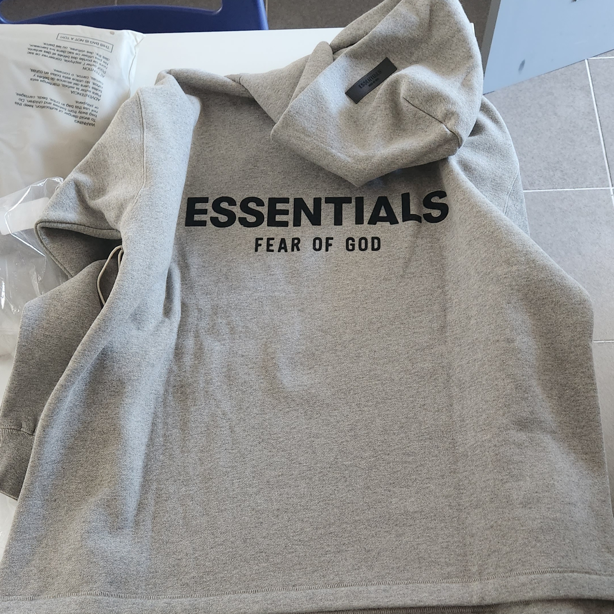 Essentials The Core Collection Relaxed Hoodie Dark Oatmeal 착용 스타일