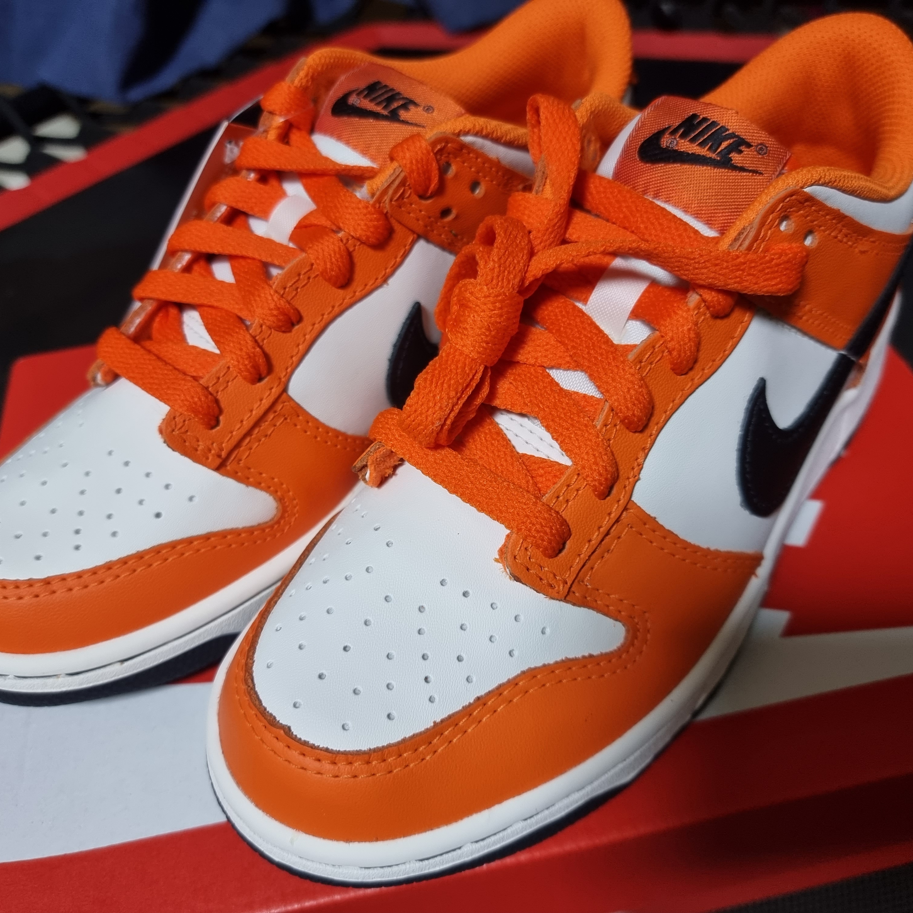 (GS) Nike Dunk Low Safety Orange 착용 스타일 - 3