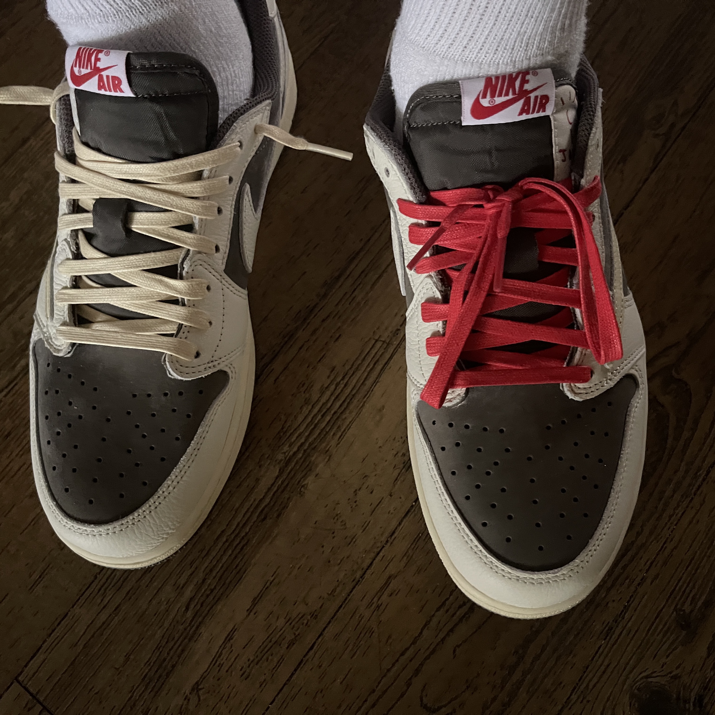 Jordan 1 x Travis Scott Retro Low OG SP Sail and Ridgerock 착용 스타일