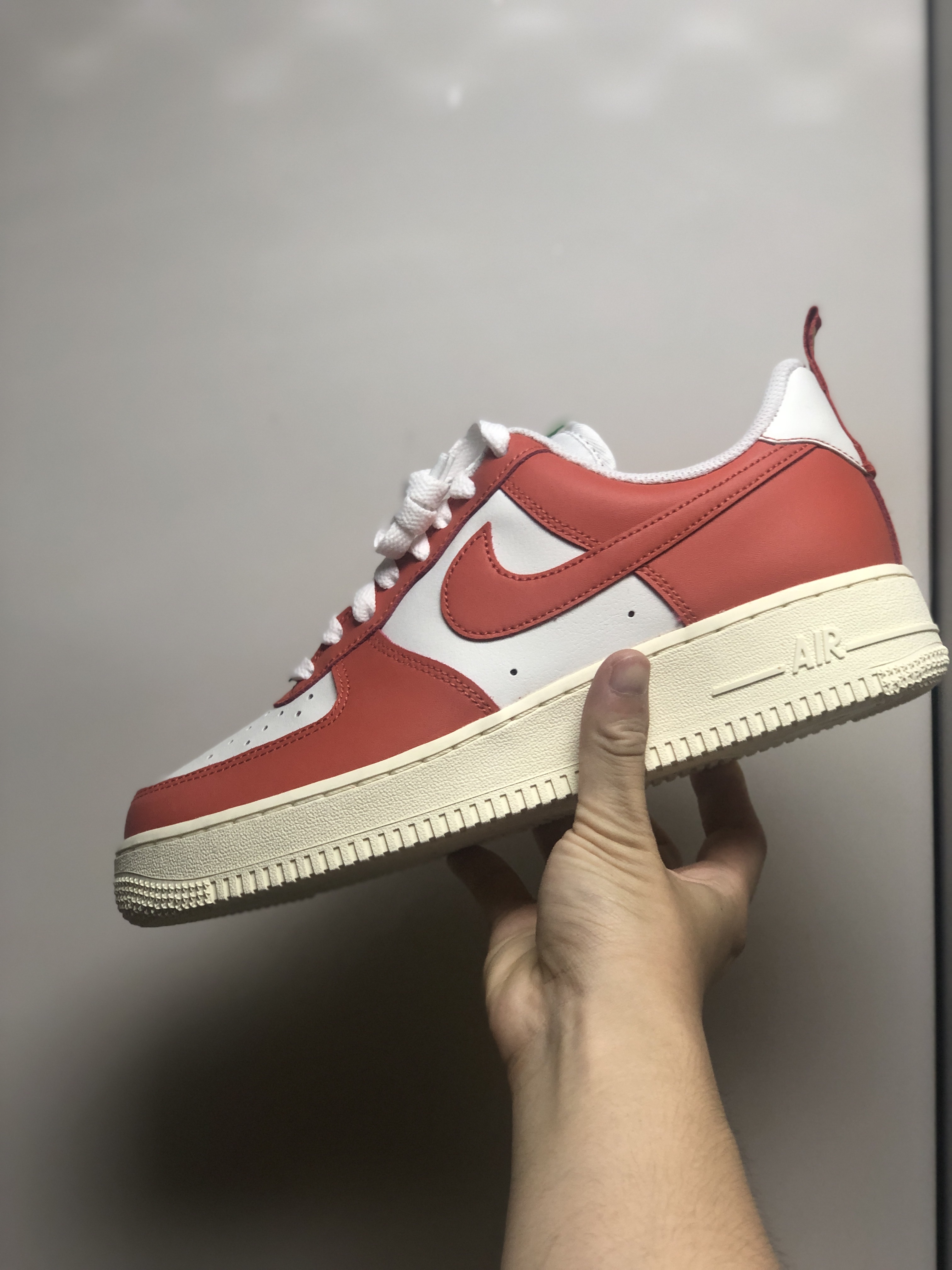 Nike Air Force 1 '07 LV8 Pojangmacha 착용 스타일