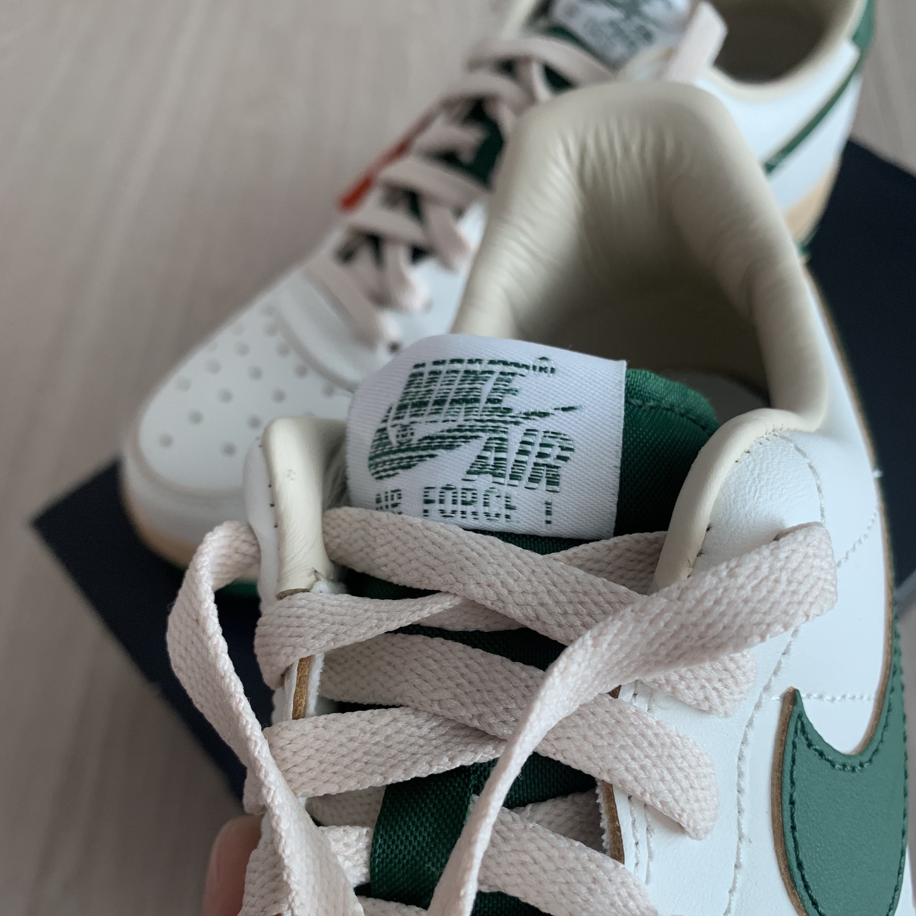 (W) Nike Air Force 1 Low Gorge Green 착용 스타일 - 2