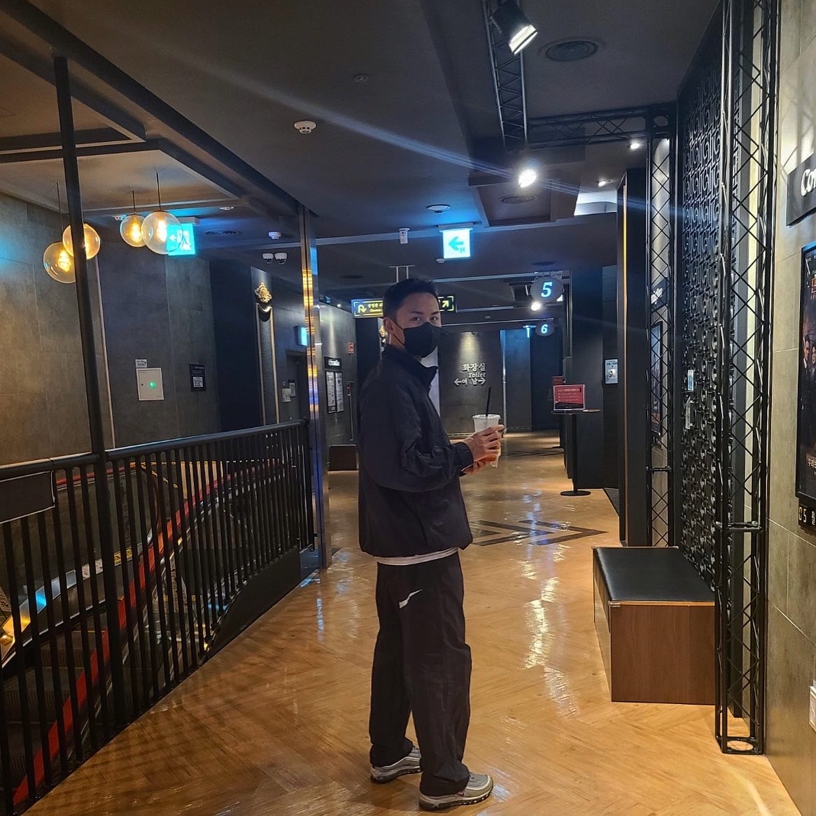 Nike x Stussy Windrunner Jacket Off Noir, Nike x Stussy Beach Pants Off Noir 착용 스타일 - 2