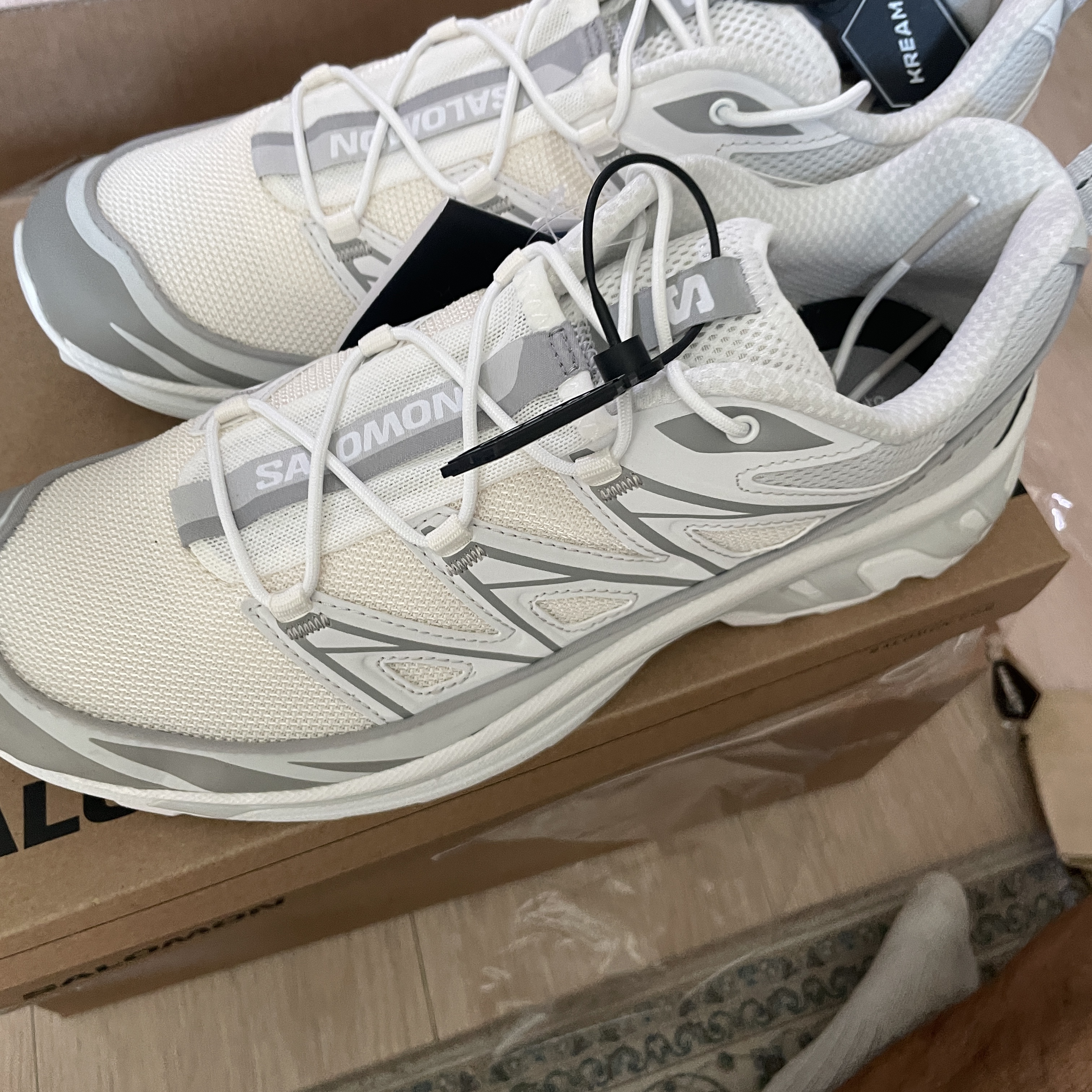 Salomon XT-6 Expanse Vanilla Ice White 착용 스타일