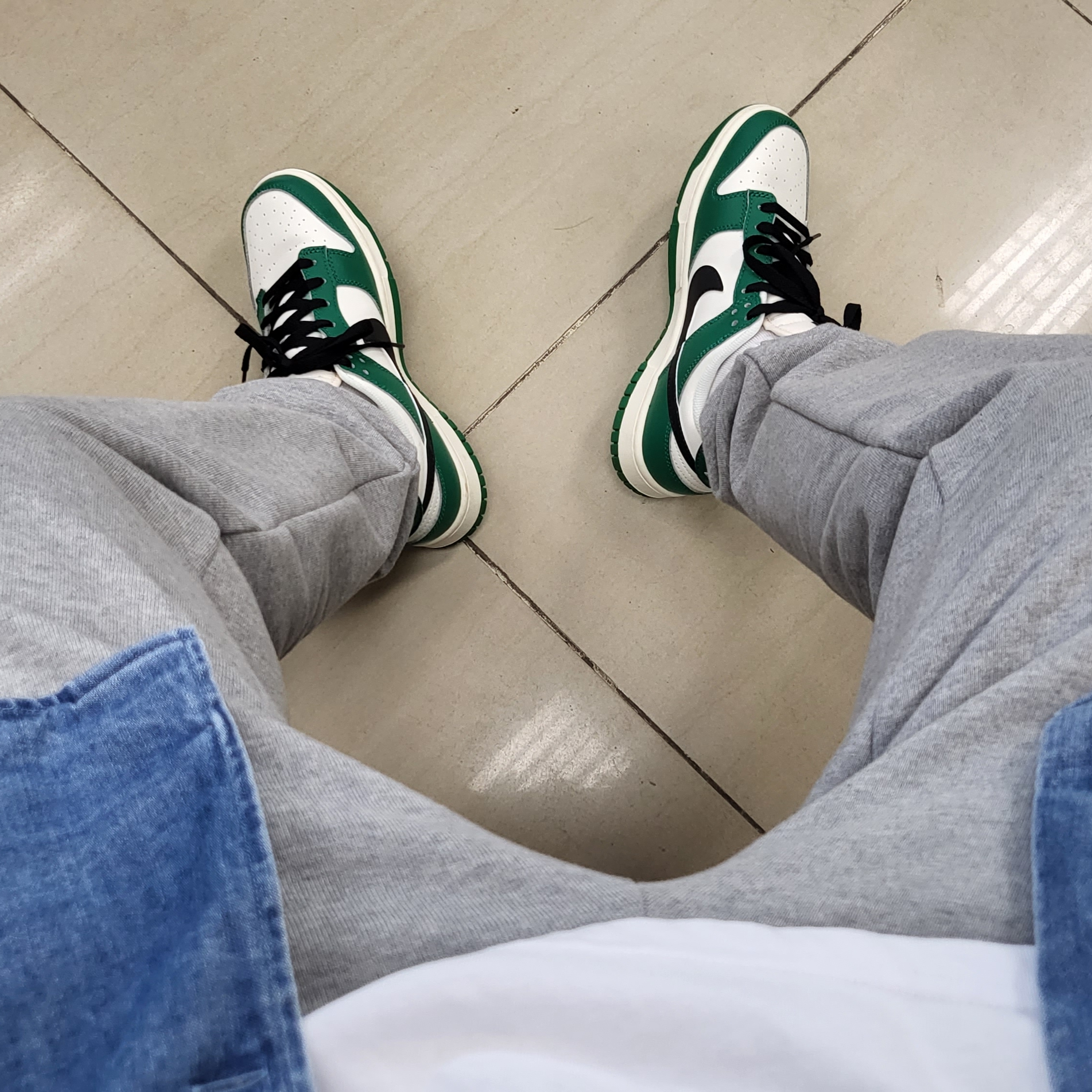 Nike Dunk Low Retro SE Jackpot Malachite 착용 스타일 - 2